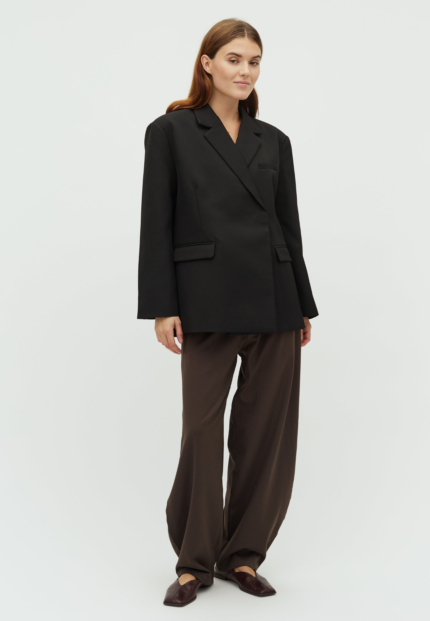 Amariella-M_Black_Model_7