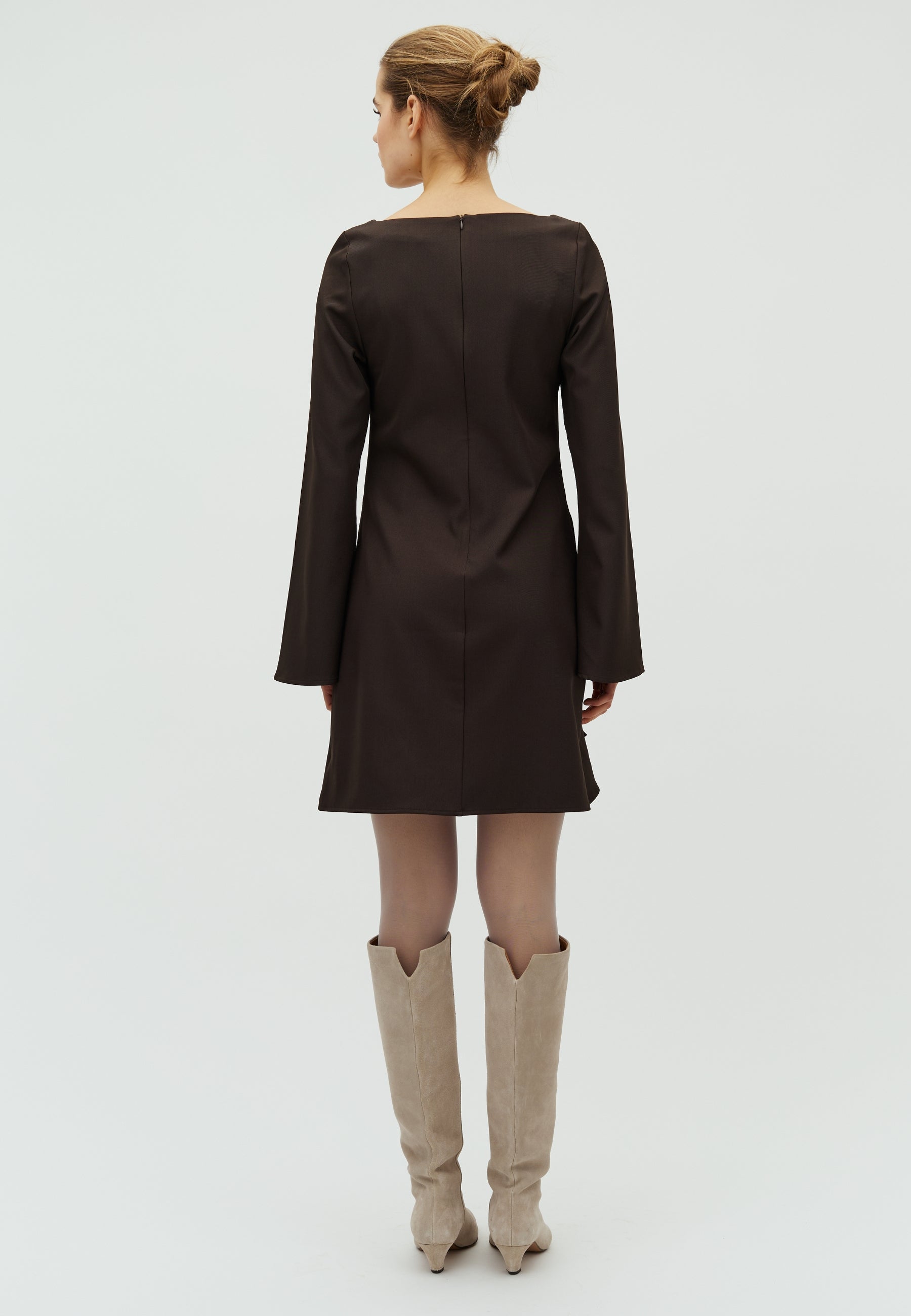 Mincio-F_Dark Brown_Model_2