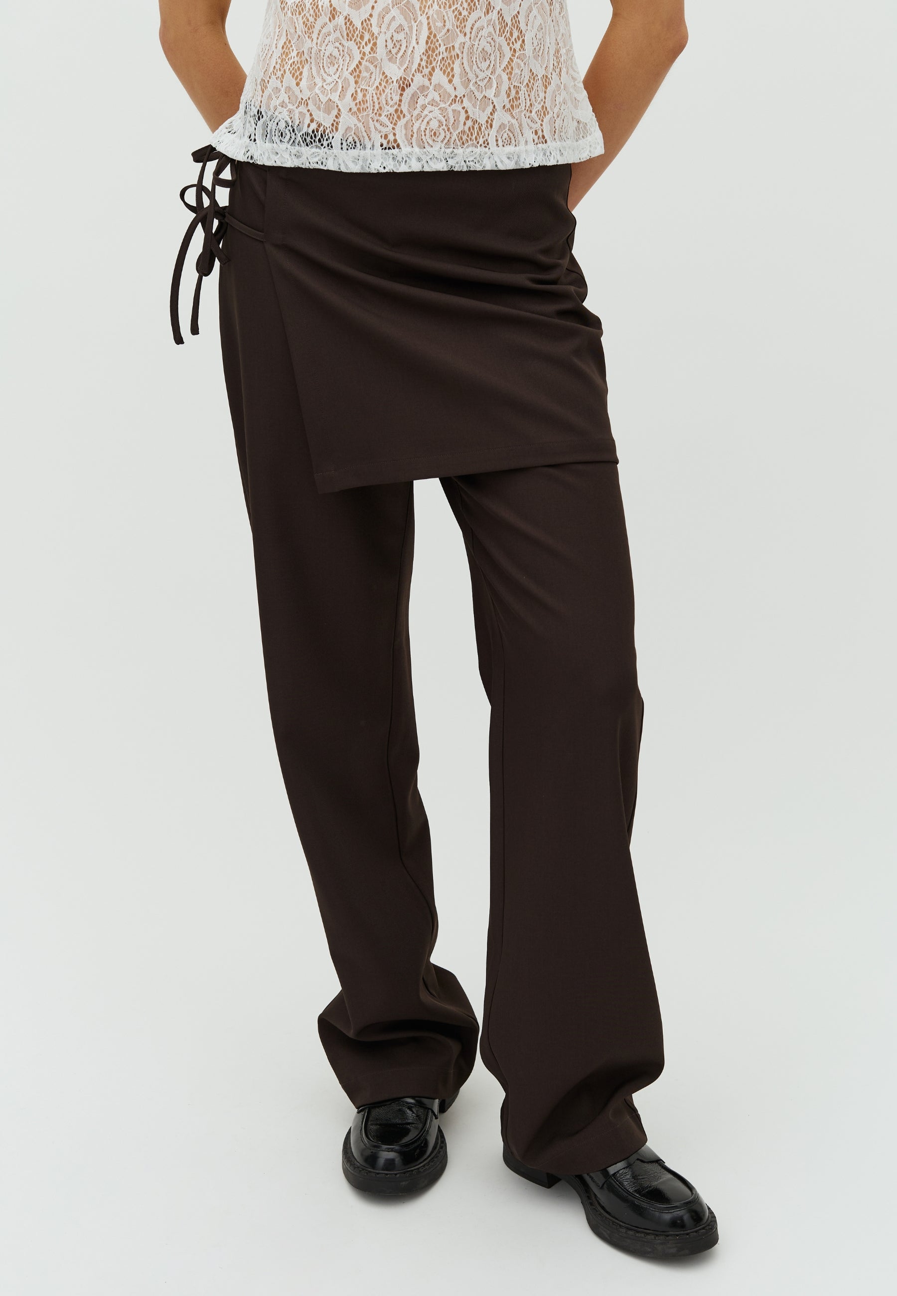 Kamira-F_Dark Brown_Model_1