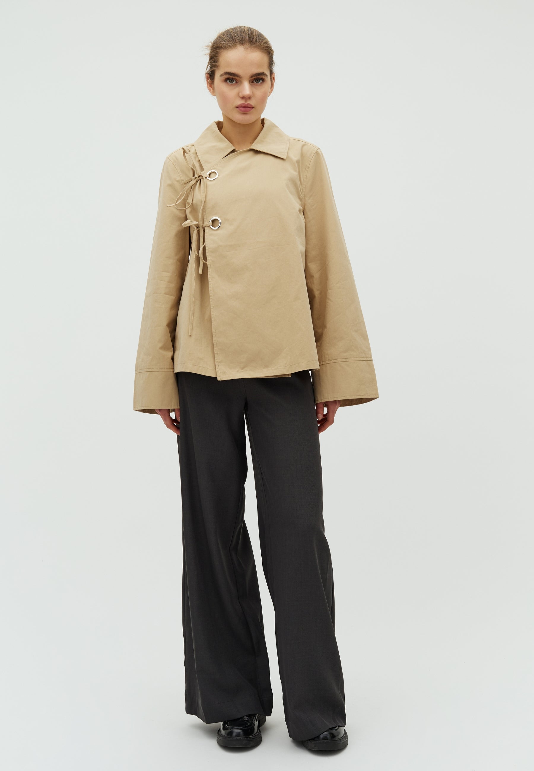 Dozza-F_Light sand_Model_0