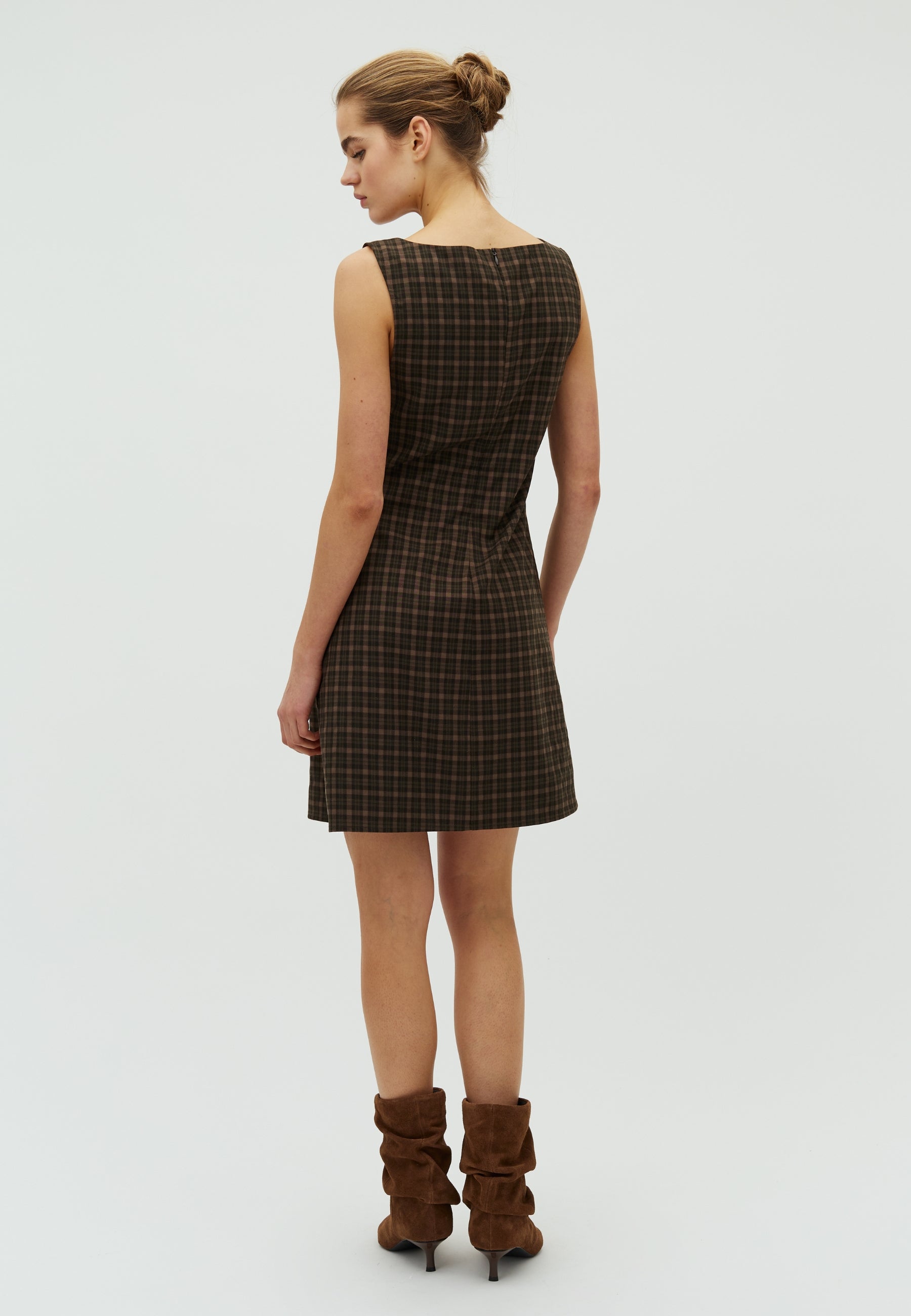 Ellenor-F_Check Camel_Model_2