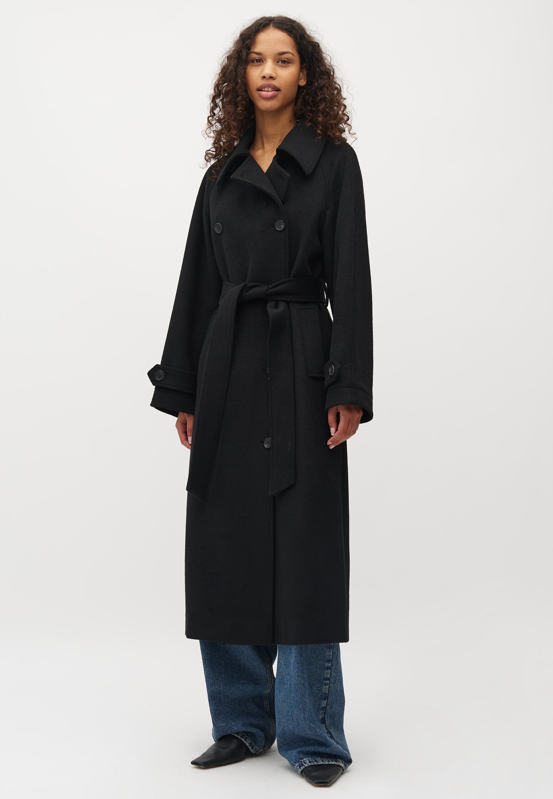 Odonna-M_Black_Model_0