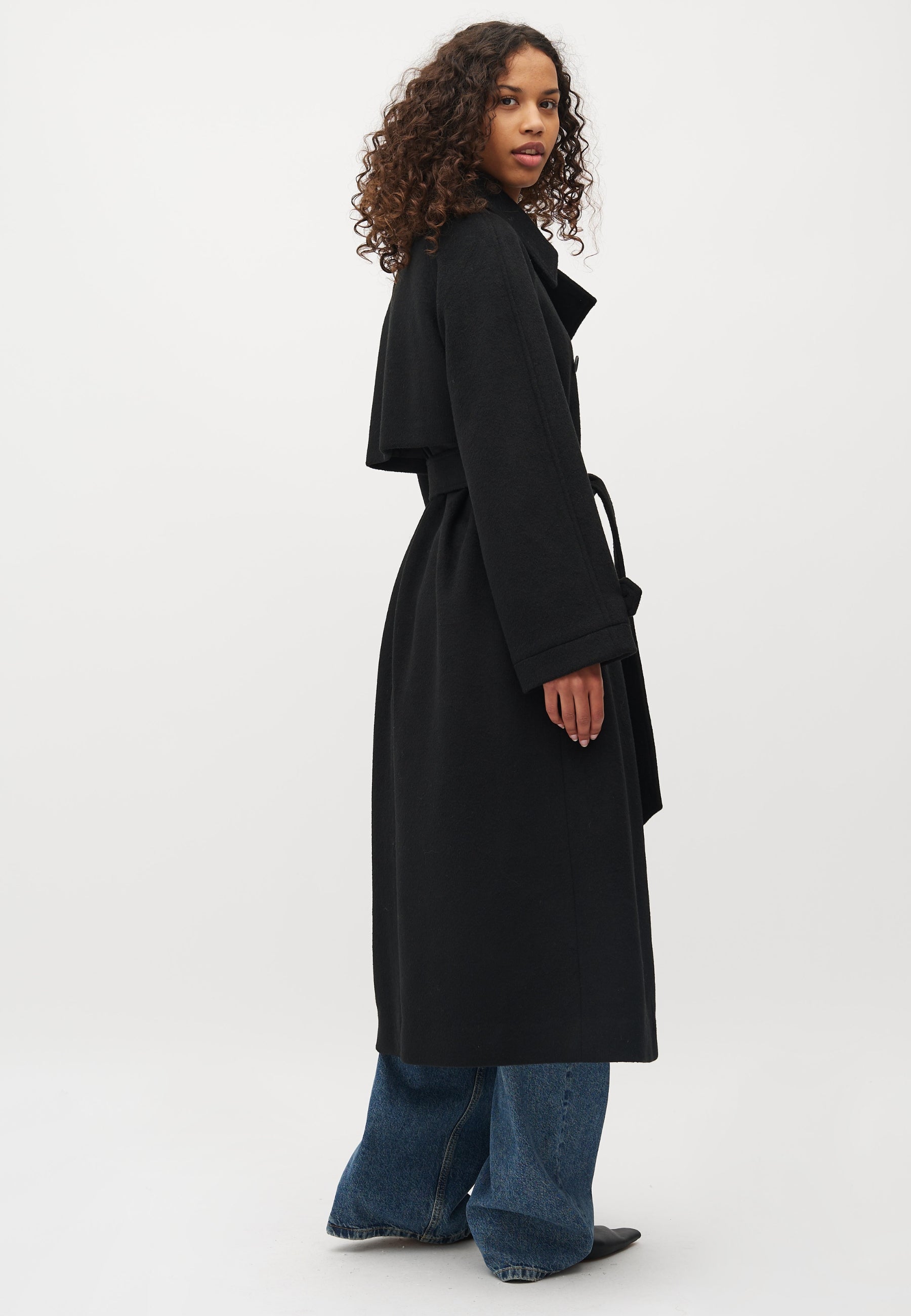 Odonna-M_Black_Model_2