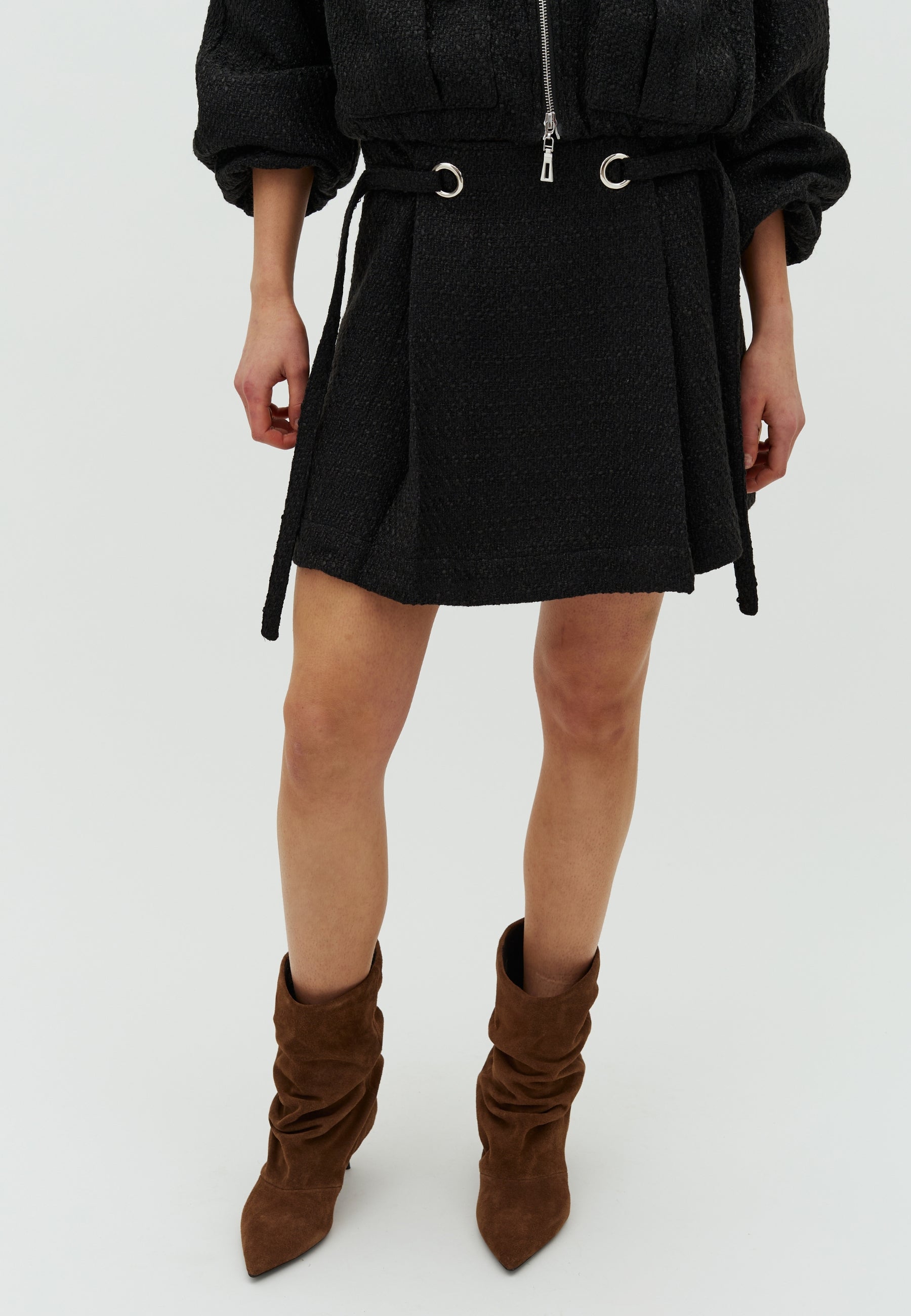 Zaragoza-F_Black_Model_1