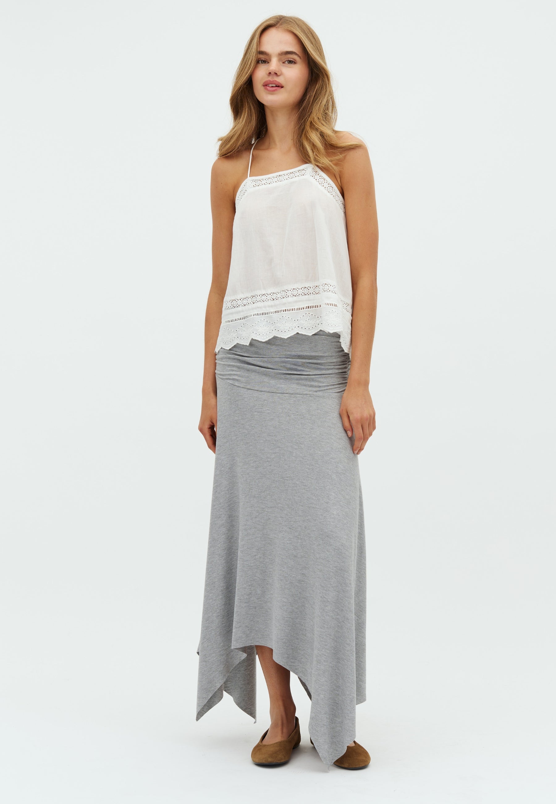 Okko-F_Medium grey Melange_Model_0
