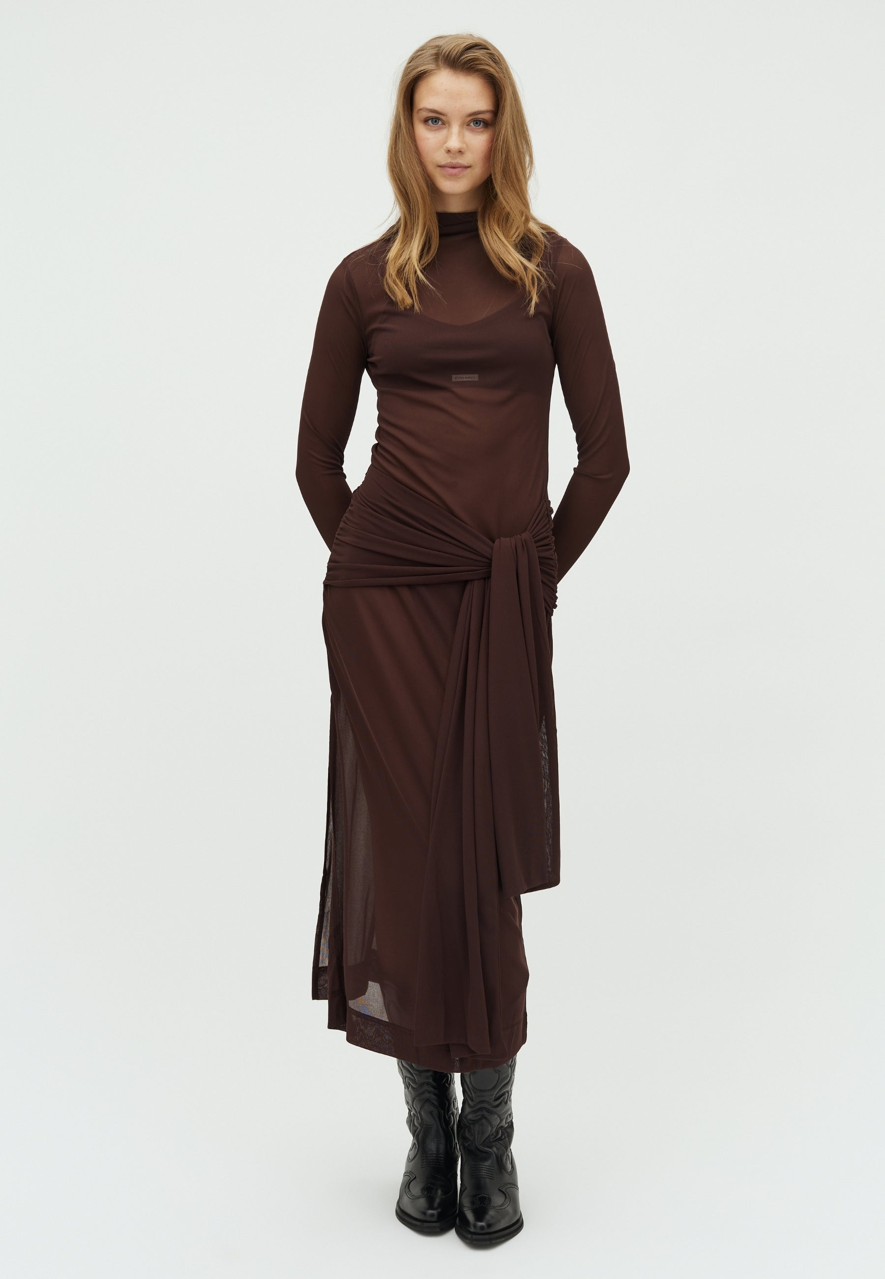 Marcelli-F_Dark Brown_Model_0