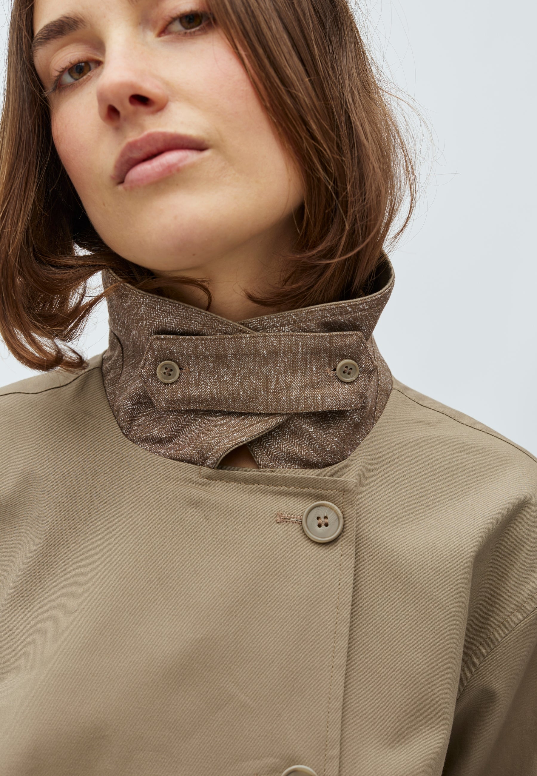 Bavina-M_Brindle Sand_Model_3