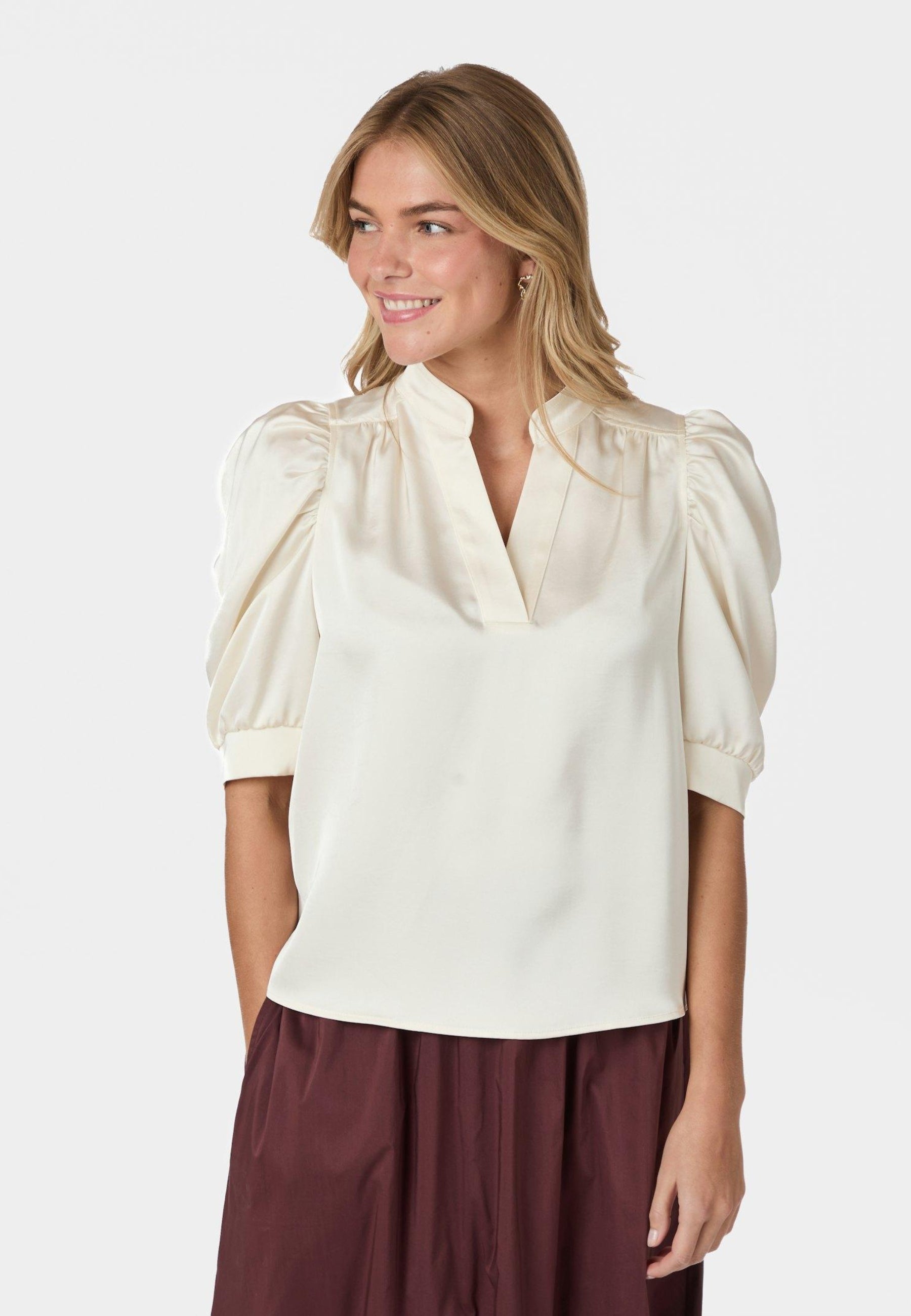 162590 Roella Heavy Sateen Blouse_Pearl_Model_1