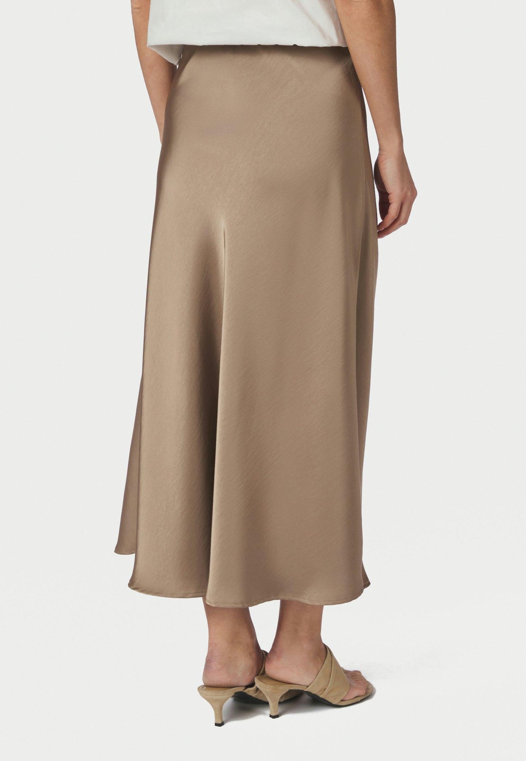 157755 Bovary Skirt_Dark Taupe_Model_2