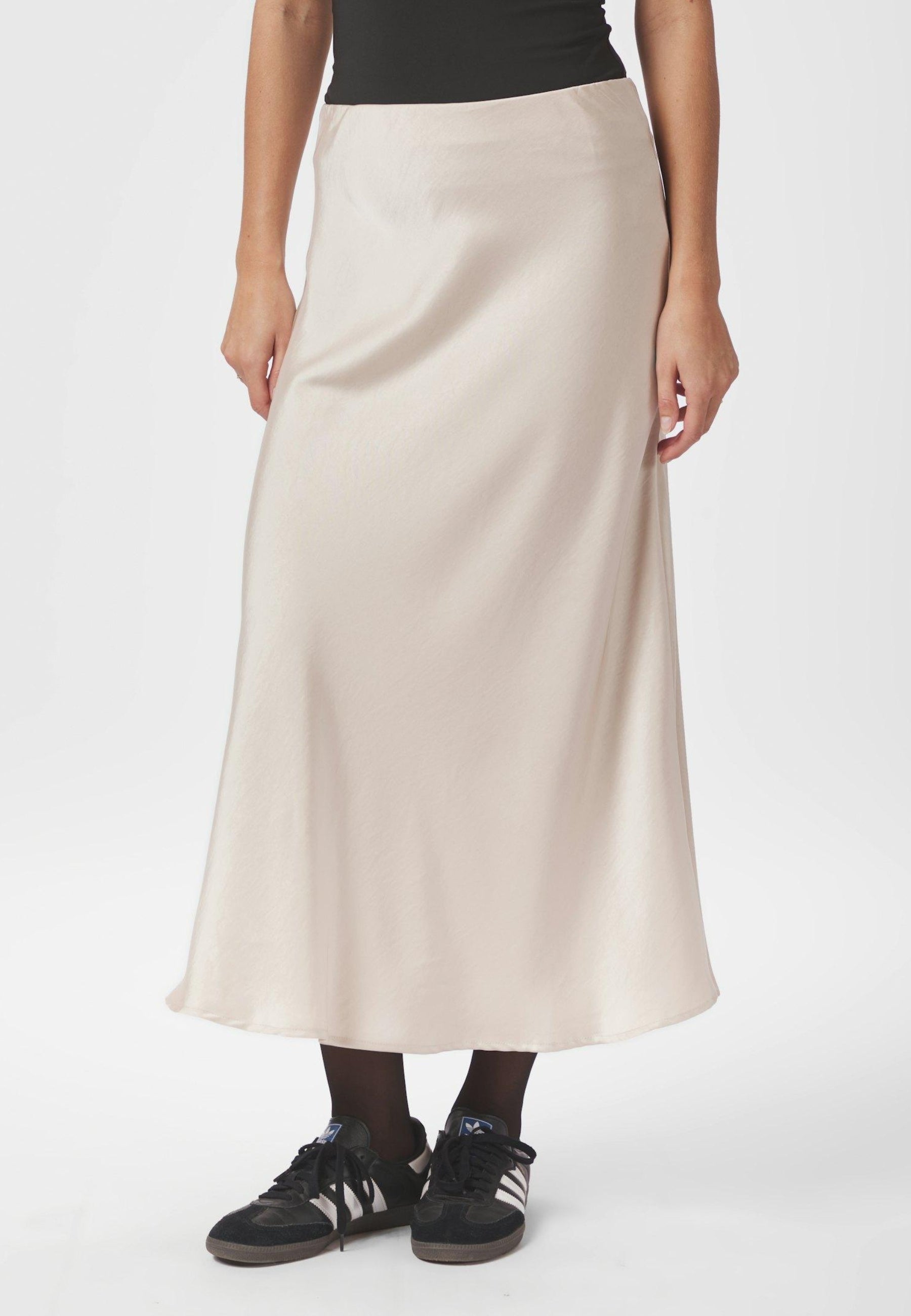157755 Bovary Skirt_Champagne_Model_1