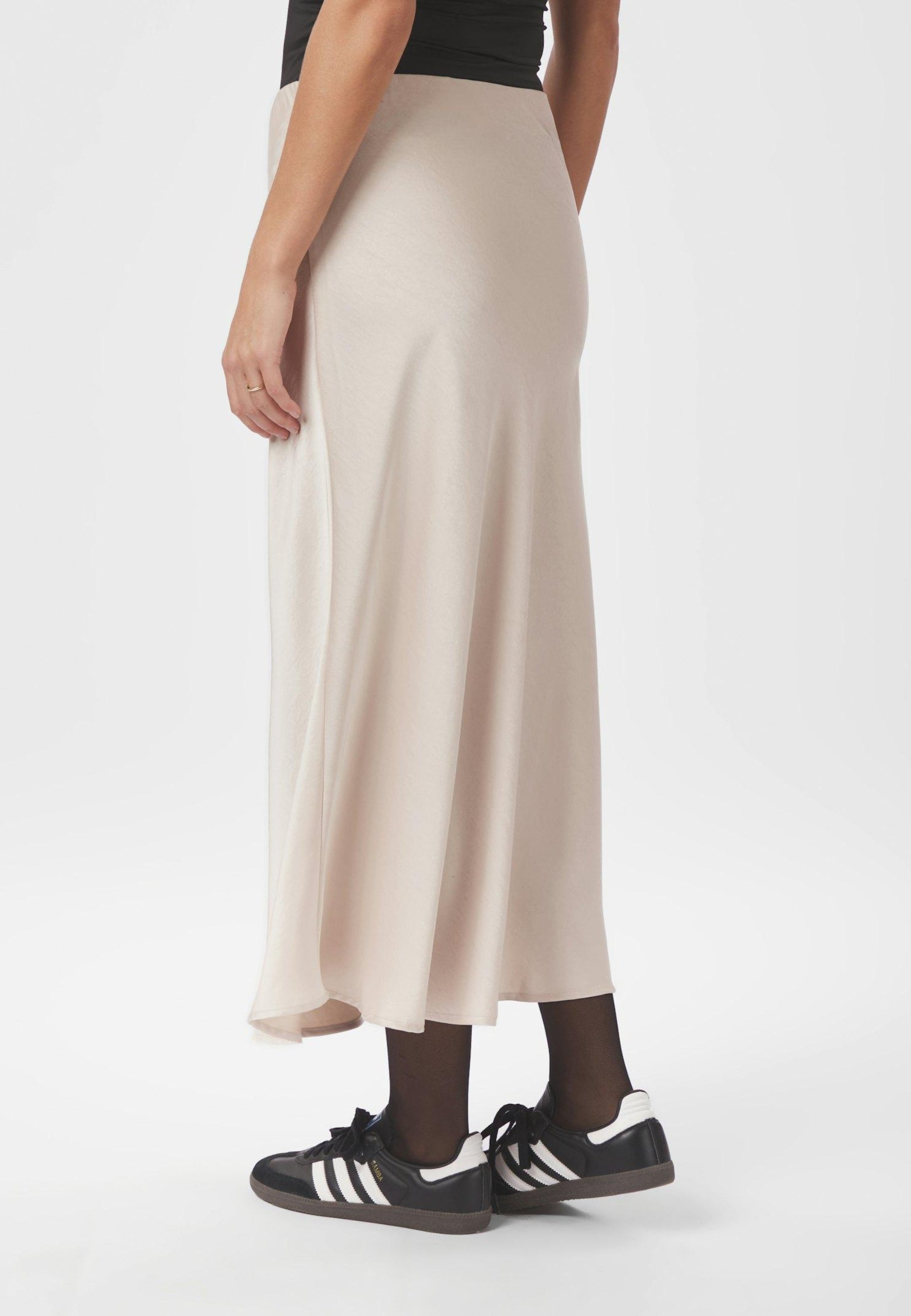 157755 Bovary Skirt_Champagne_Model_2