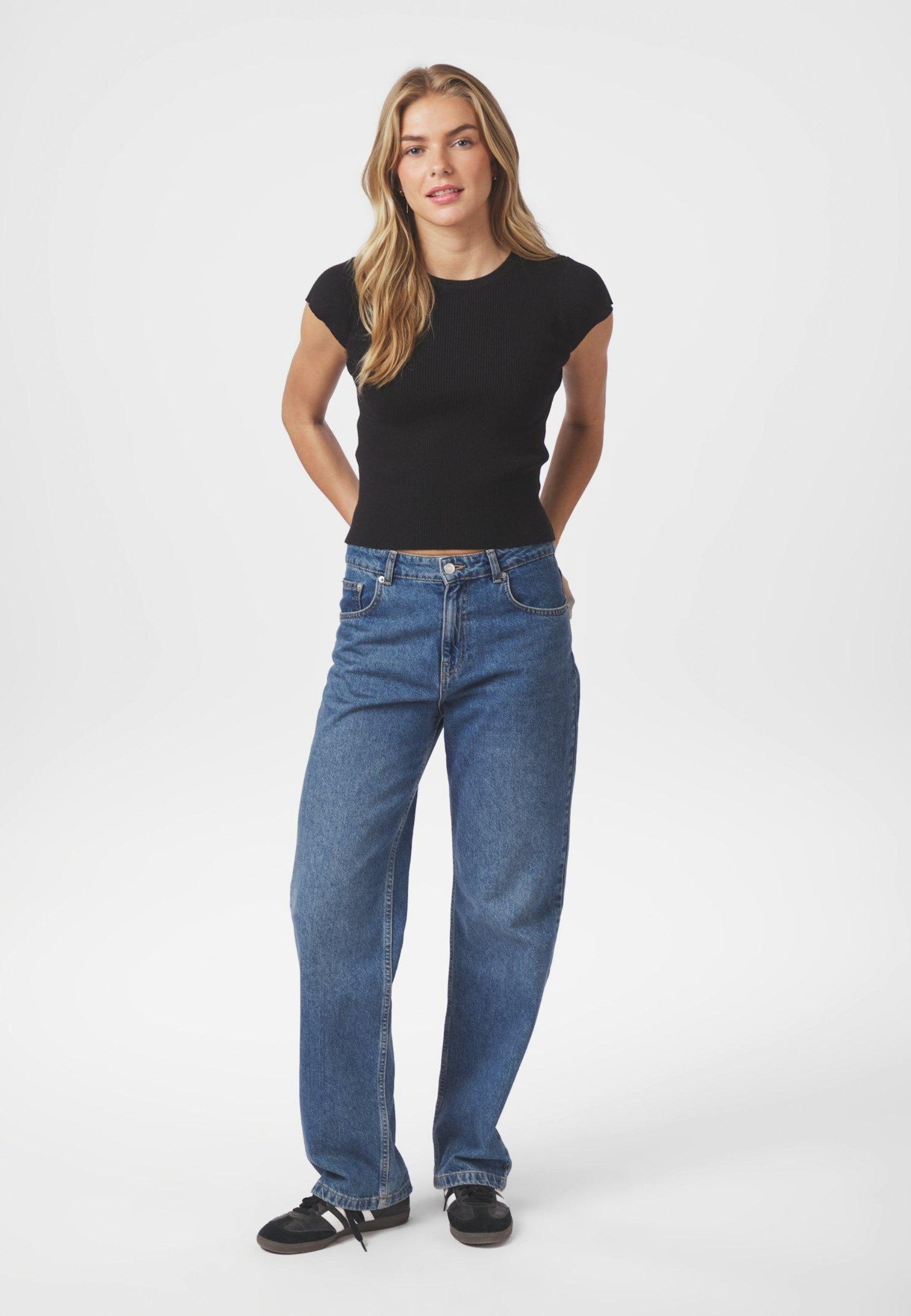 161219 Simona D Pants_Blue_Model_0