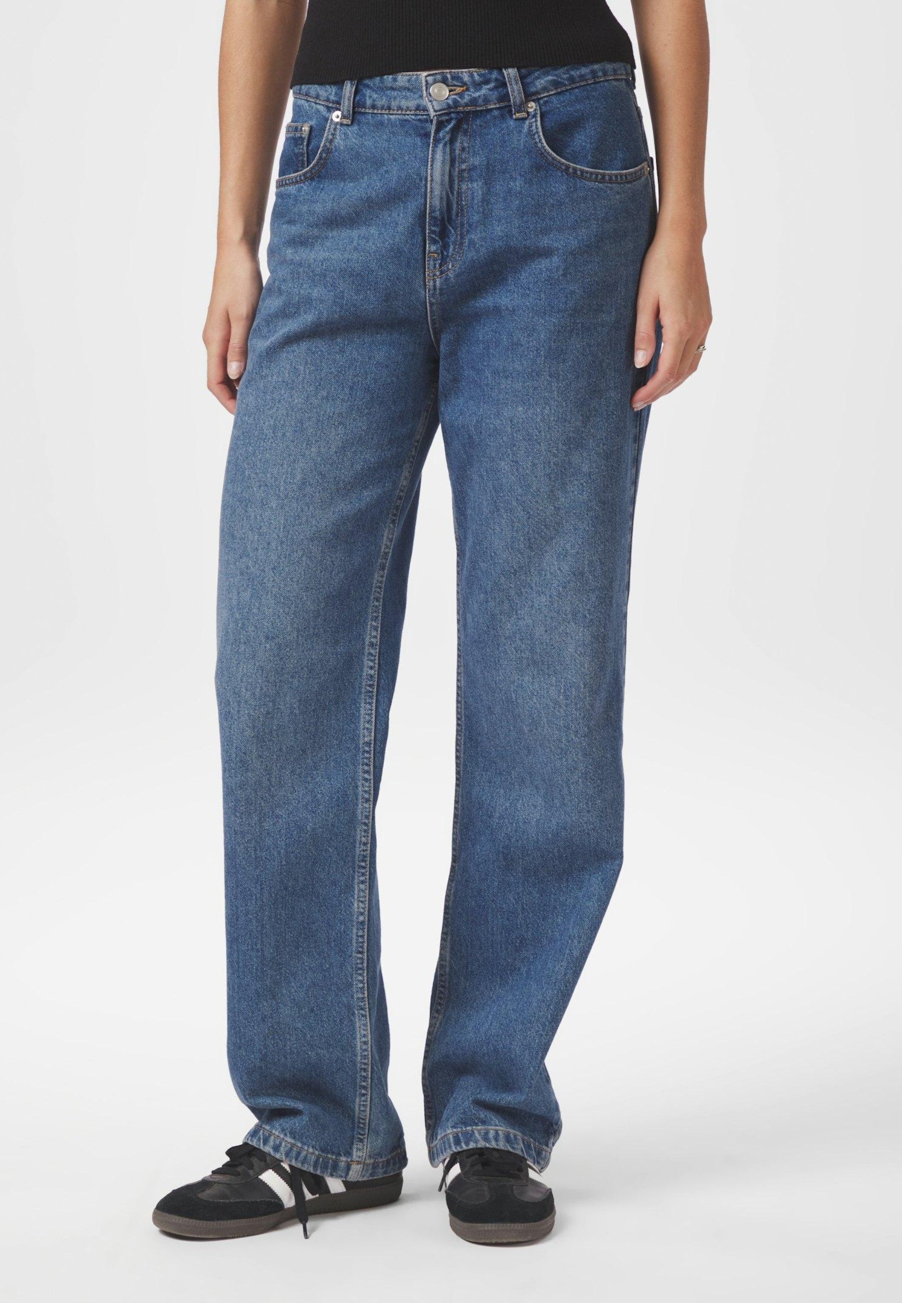 161219 Simona D Pants_Blue_Model_1