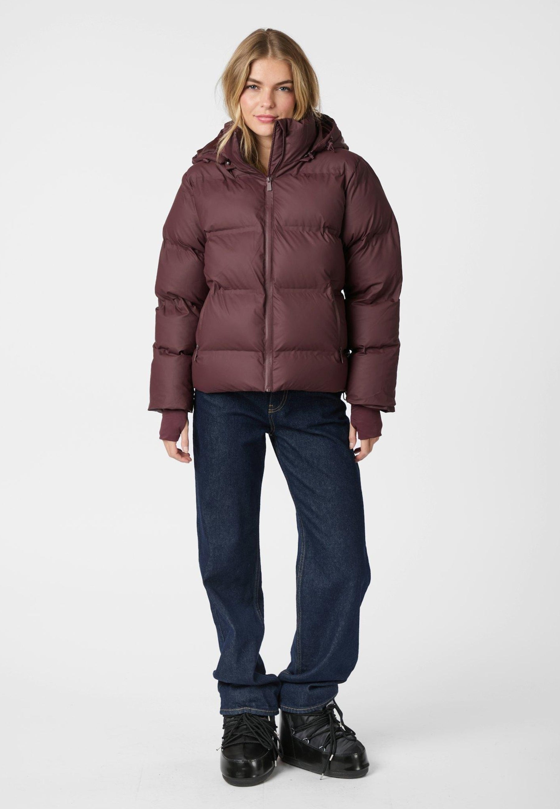158082 Fox C Puffer Jacket_Bordeaux_Model_0