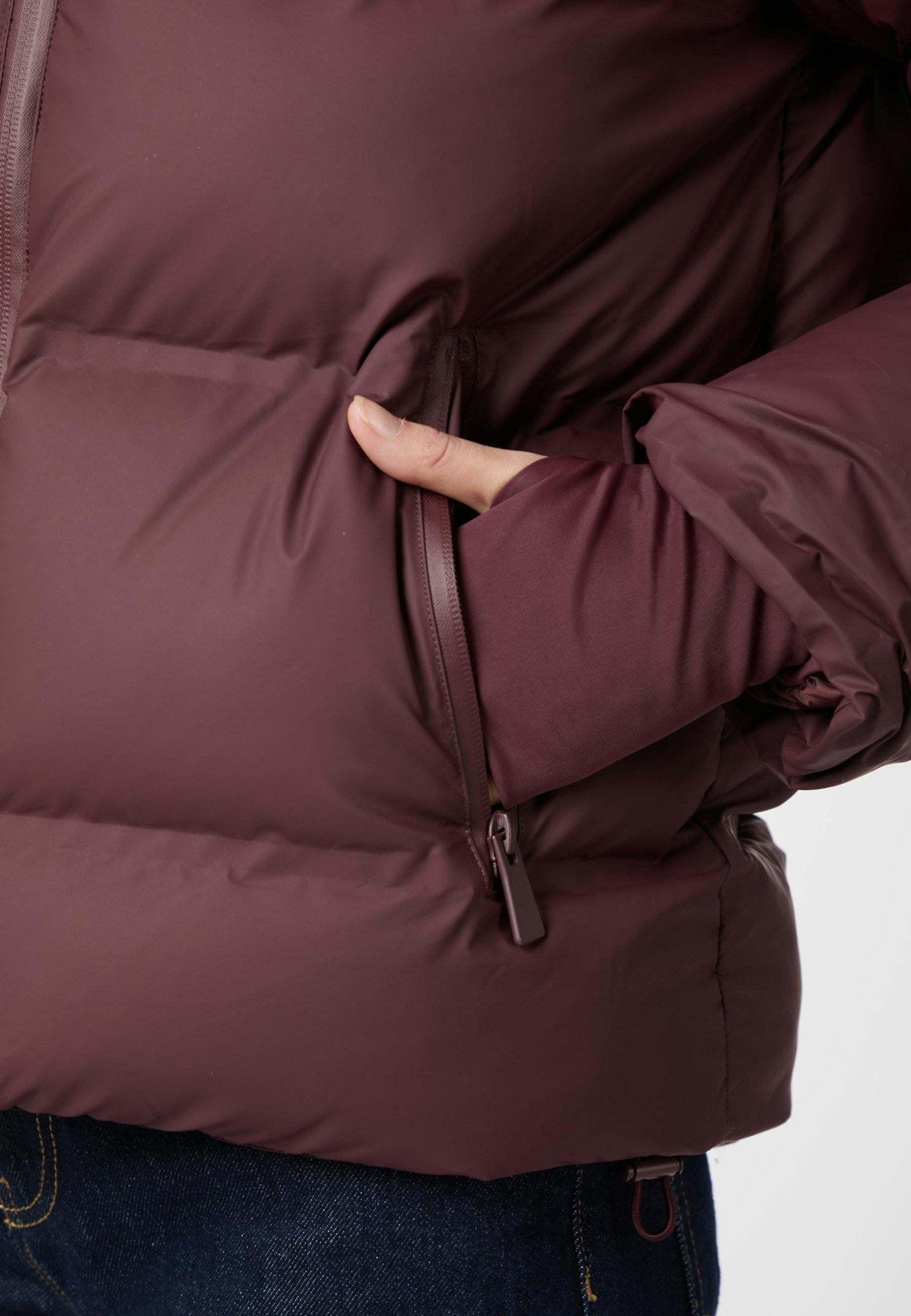 158082 Fox C Puffer Jacket_Bordeaux_Model_2