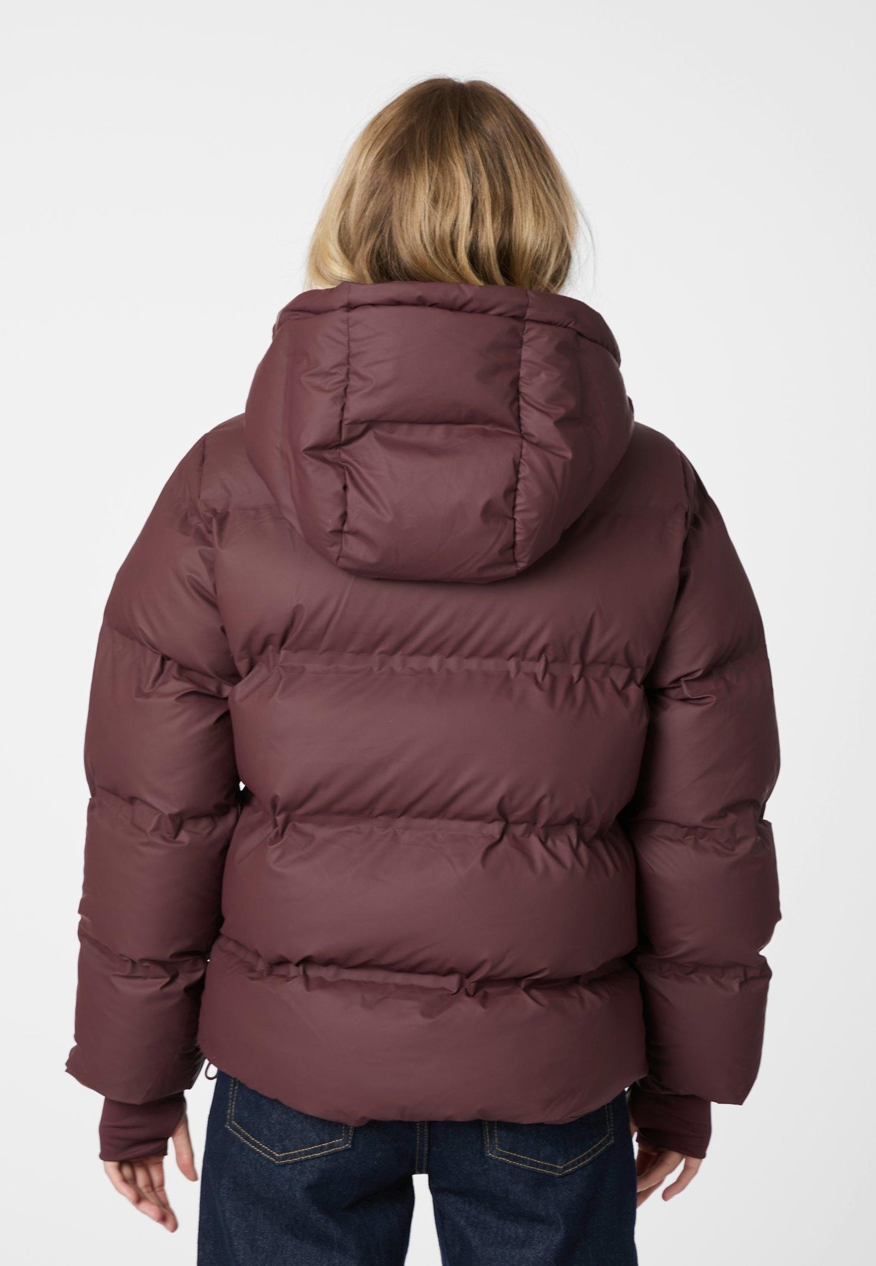 158082 Fox C Puffer Jacket_Bordeaux_Model_3