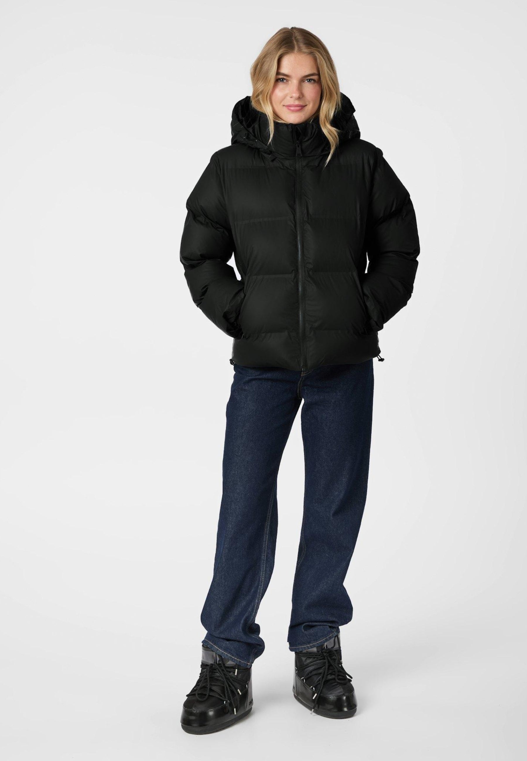158082 Fox C Puffer Jacket_Black_Model_0