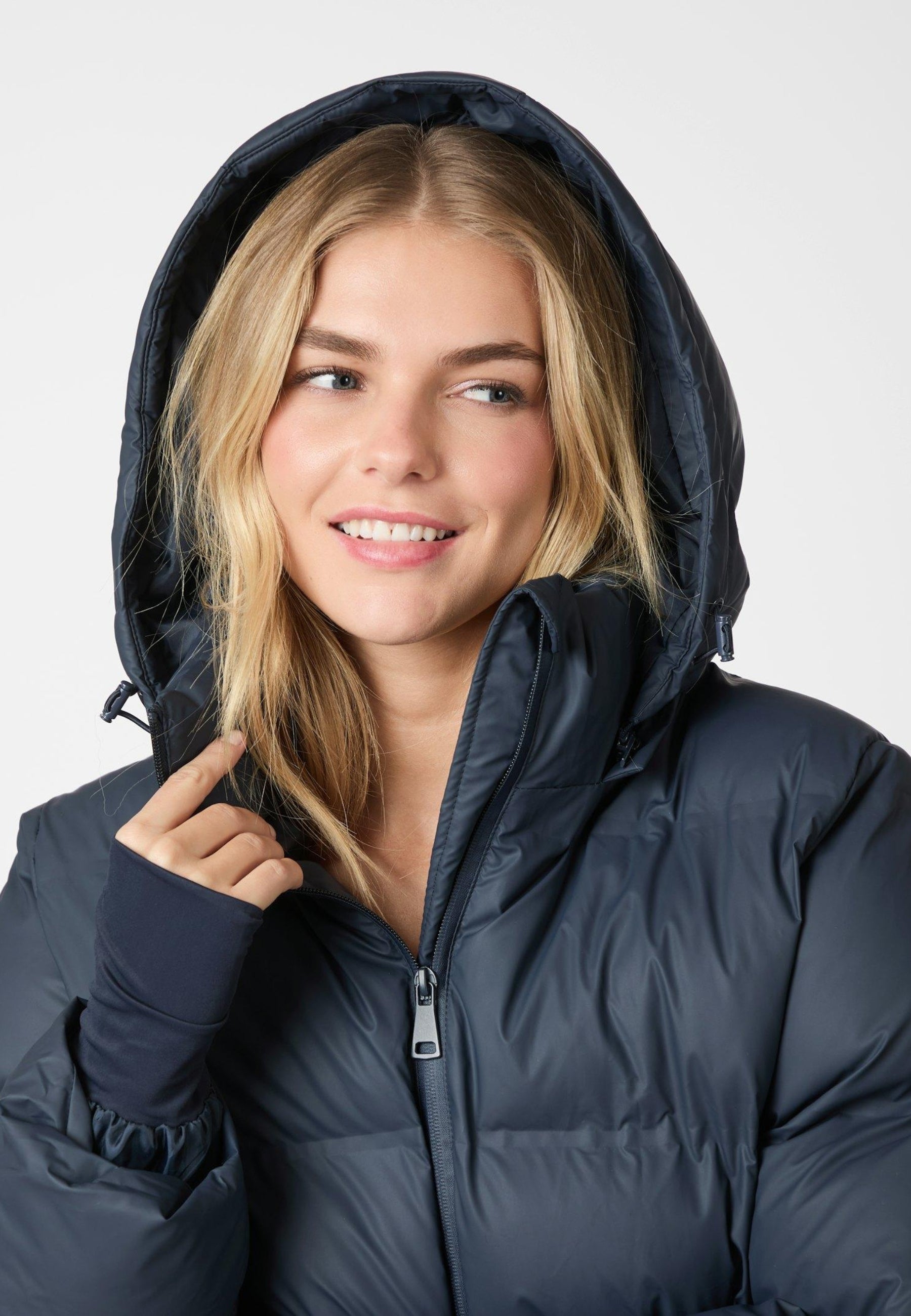 158082 Fox C Puffer Jacket_Navy_Model_2