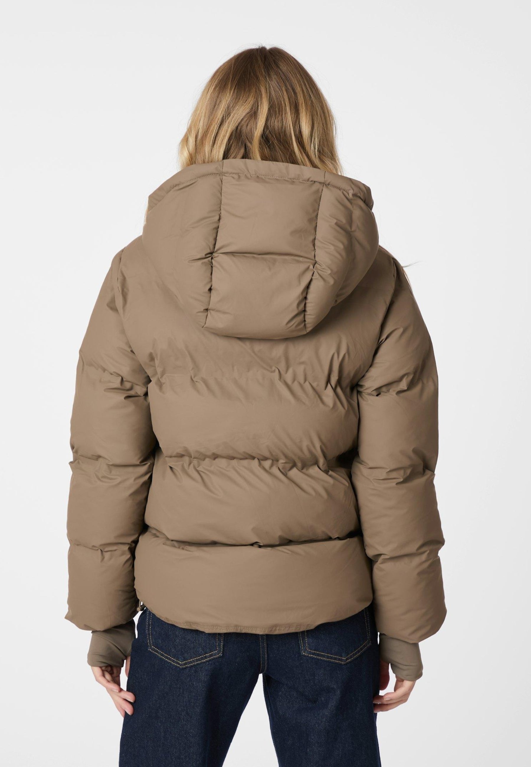 158082 Fox C Puffer Jacket_Dark Taupe_Model_3