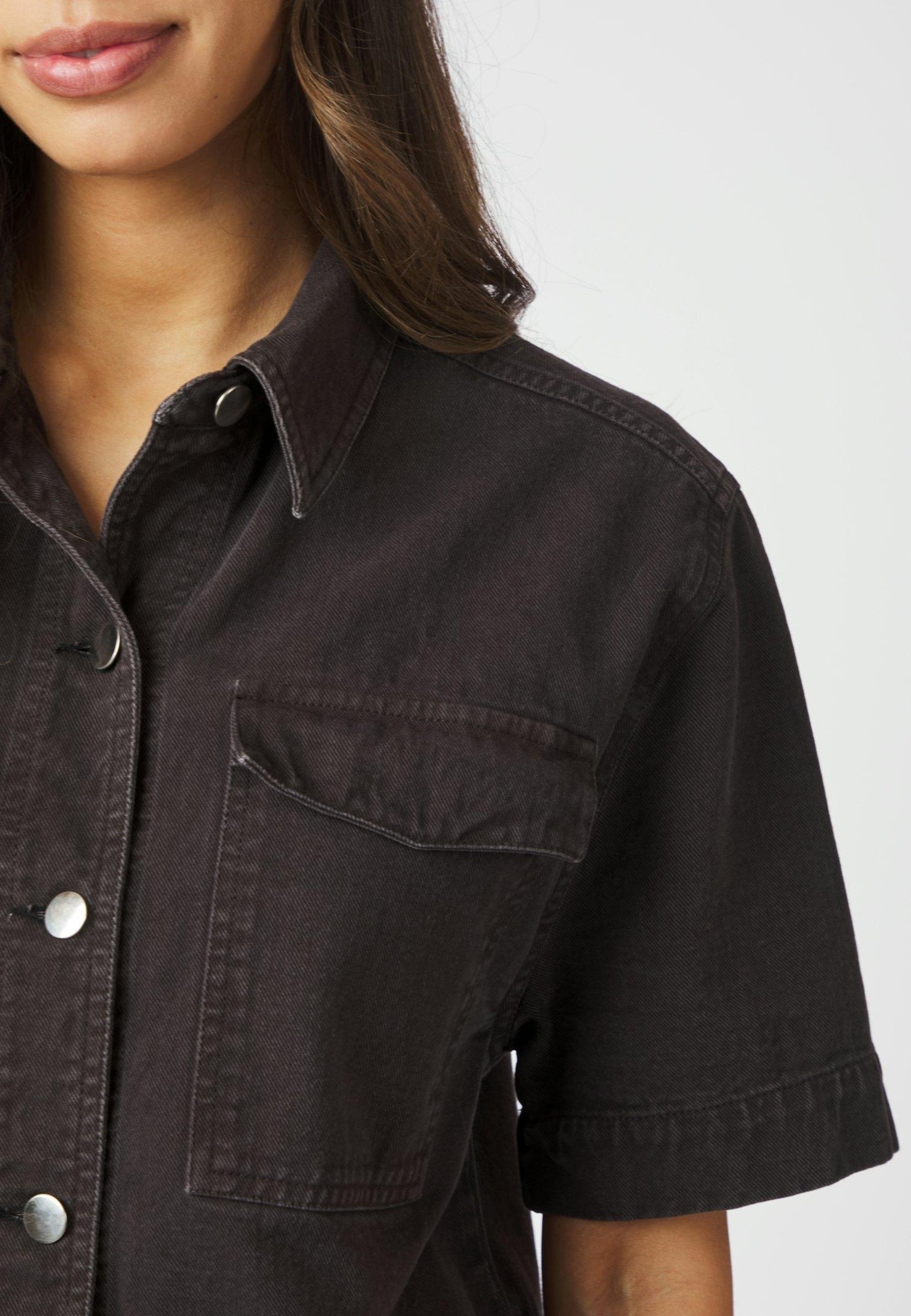 166370 Tiki Solid Shirt_Dark brown_Model_2