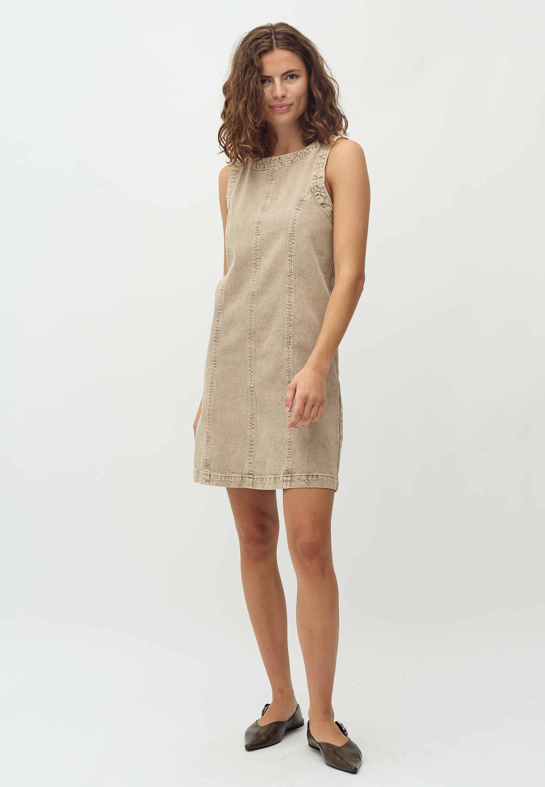 Tamita-M_Beige Washed Denim_Model_0