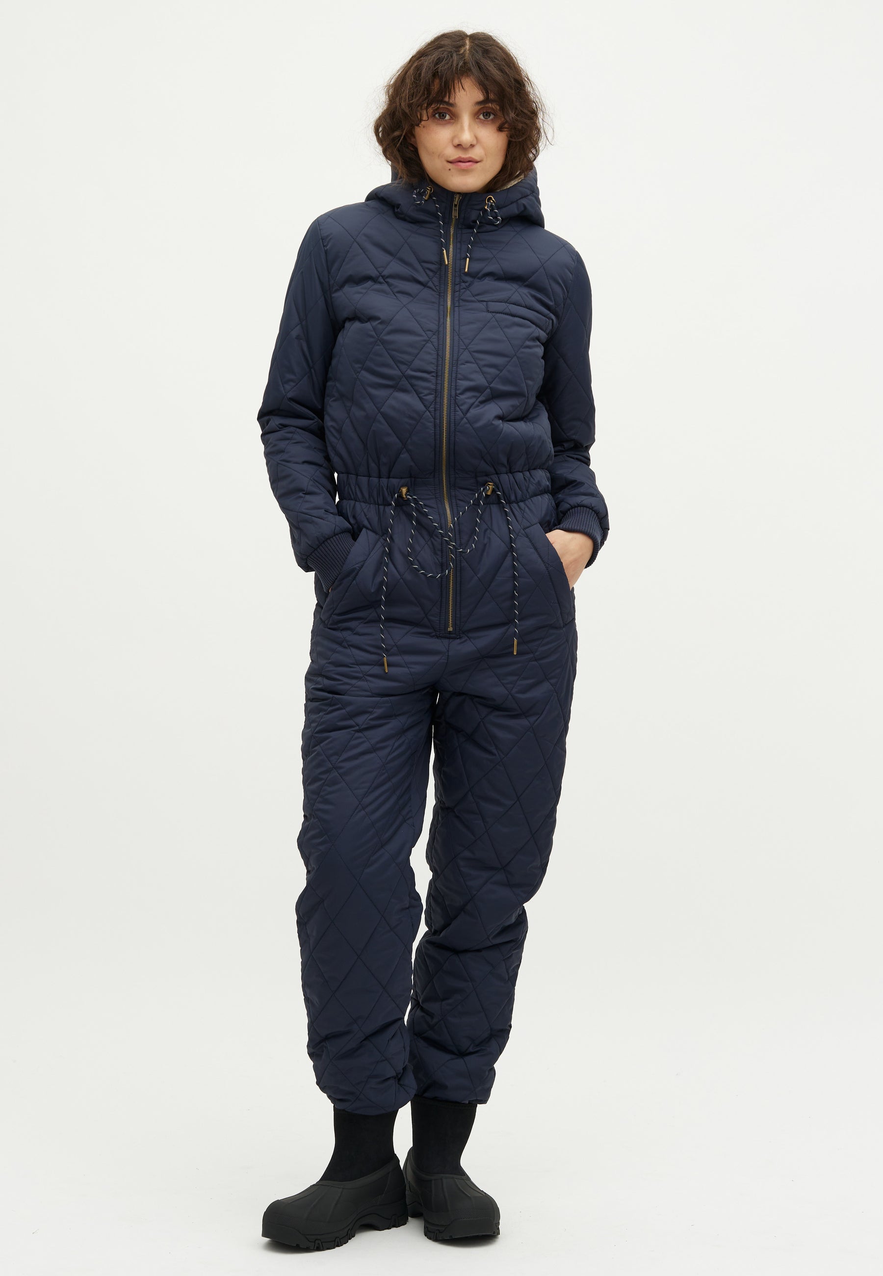 Isolde T_Night Sky_Model_0