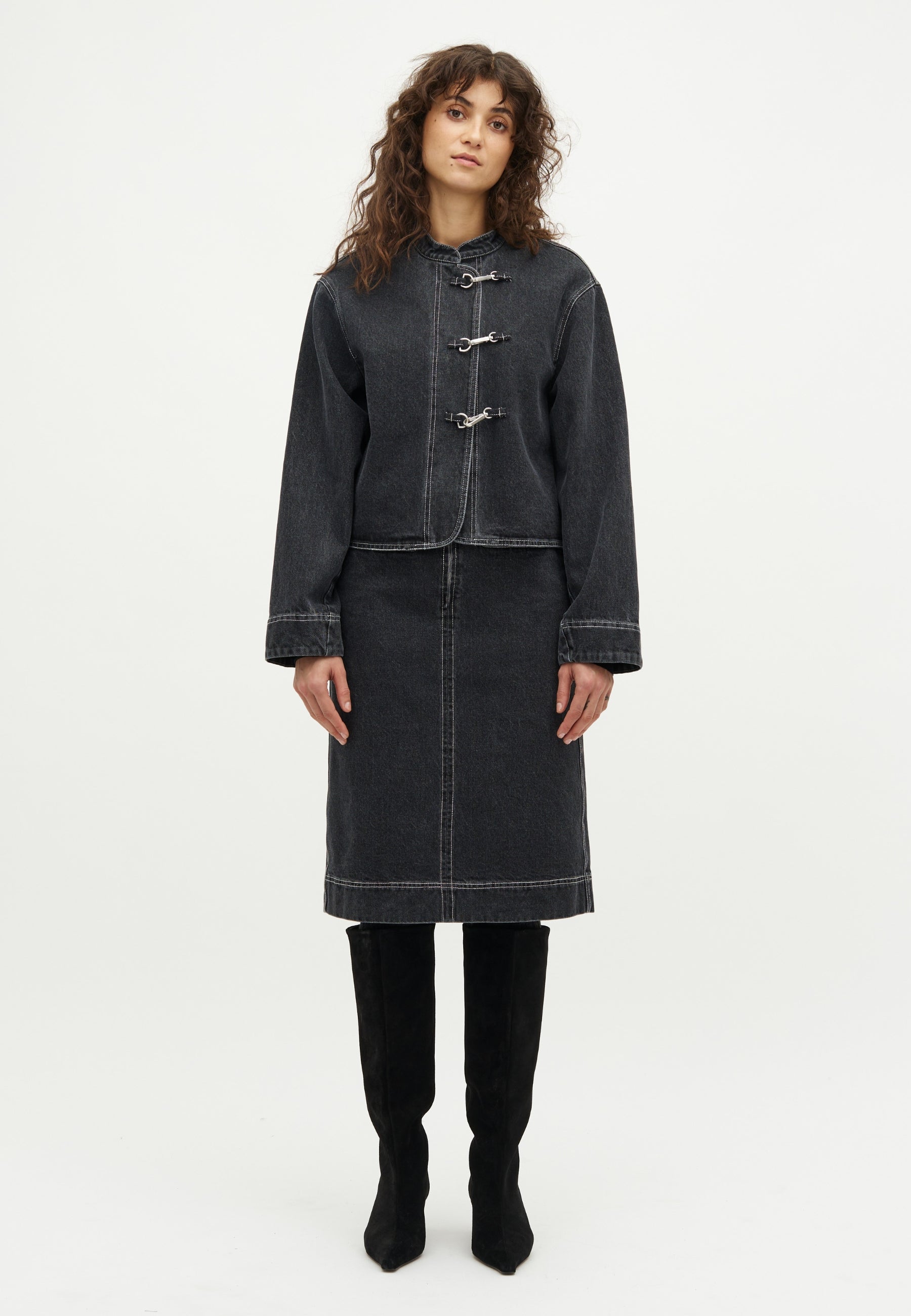 Versa-G_Vintage grey_Model_0