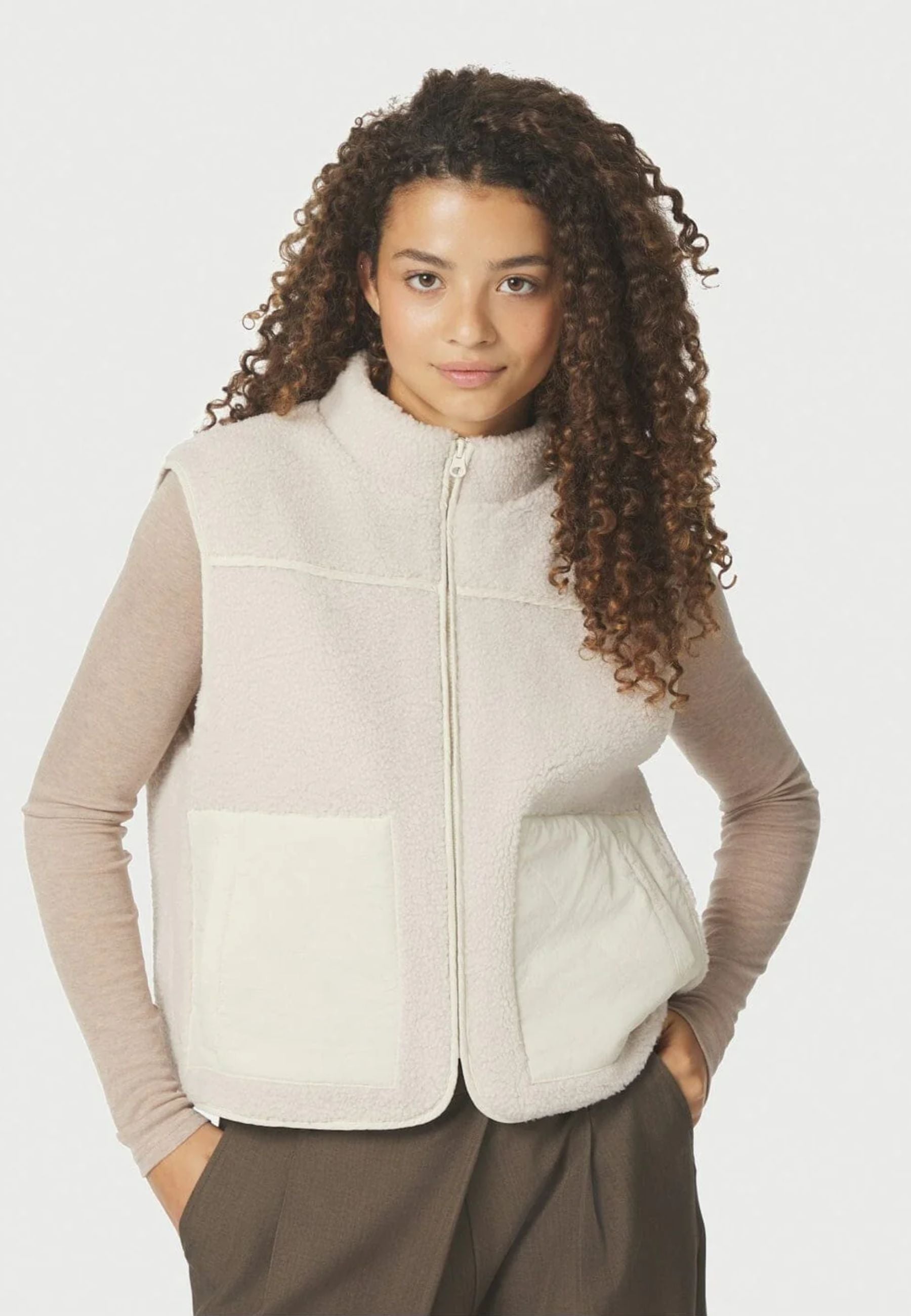 155725 Scout Teddy Waistcoat_Ivory/Ivory_Model_0