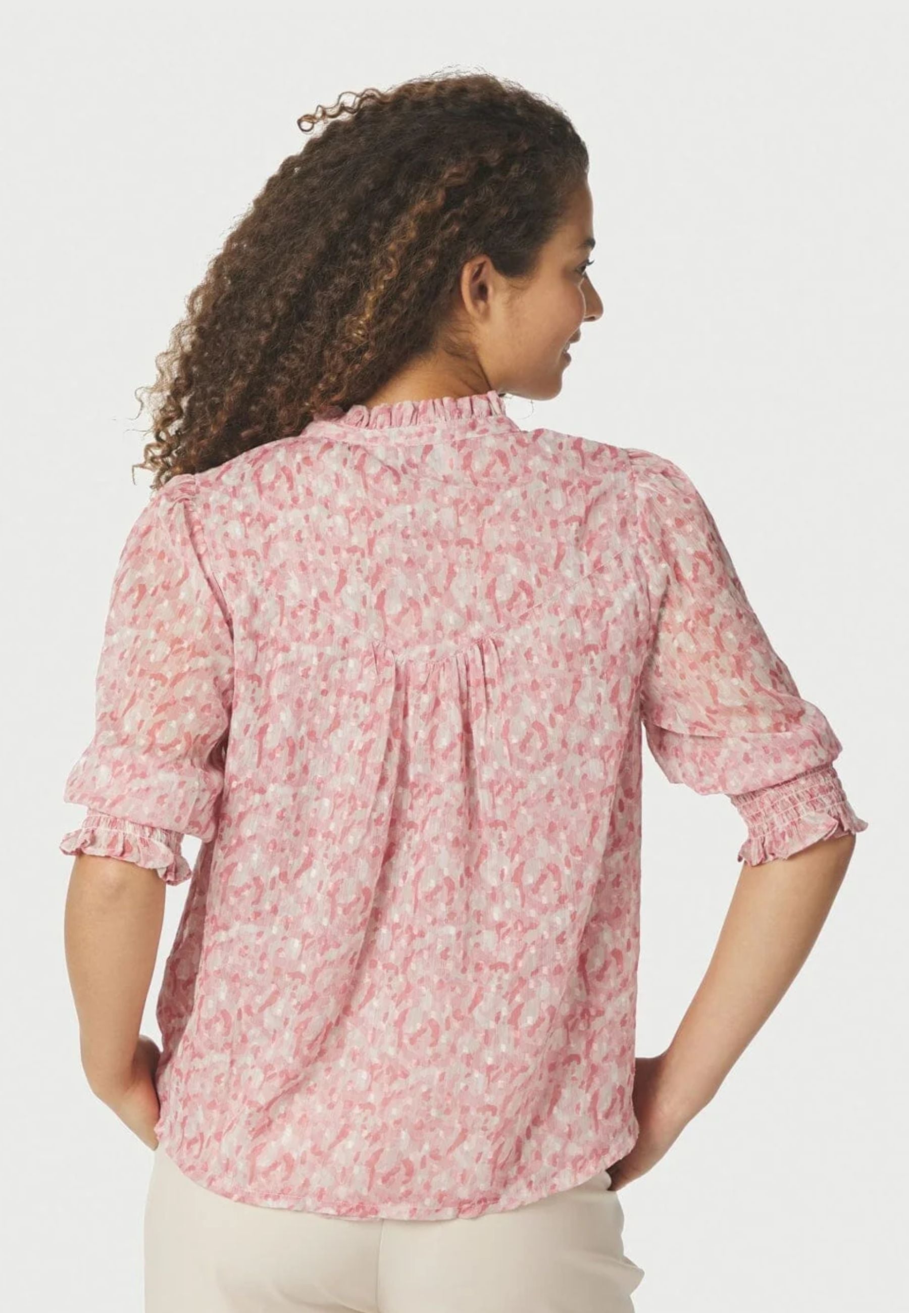 168379 Diana Blurred Blouse_ROSE_Model_2