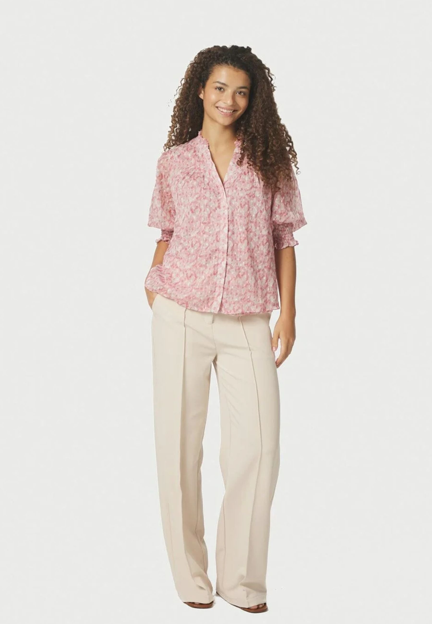 168379 Diana Blurred Blouse_ROSE_Model_3