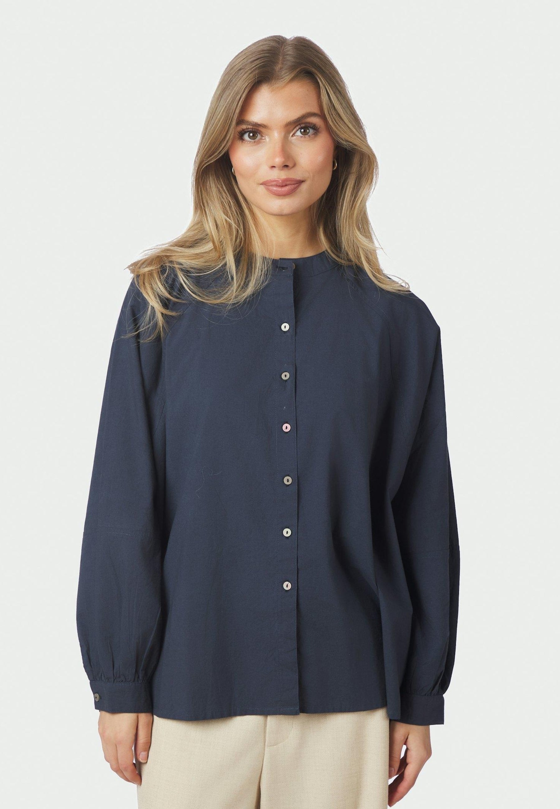 168066 Solane C Poplin Shirt_Navy_Model_0