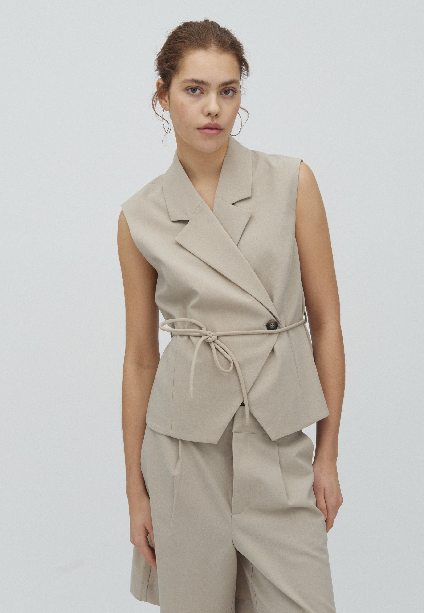 Evelora-M_Light Sand_Model_0