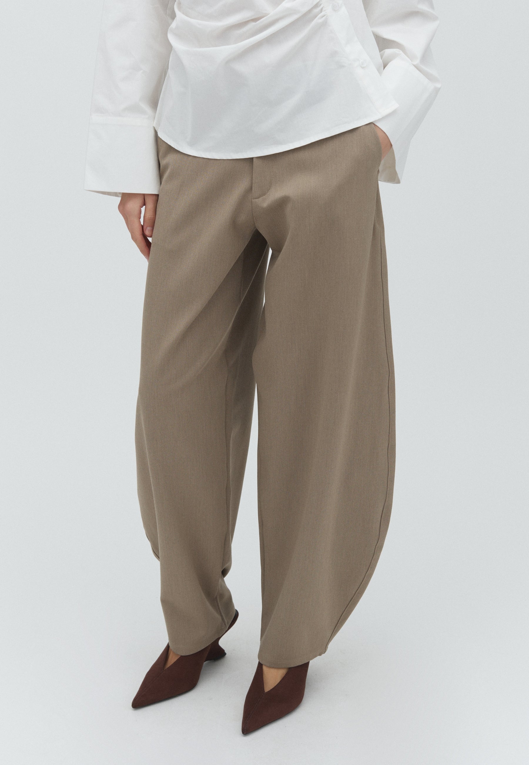 Silira-M_Timber Wolf Mel._Model_1