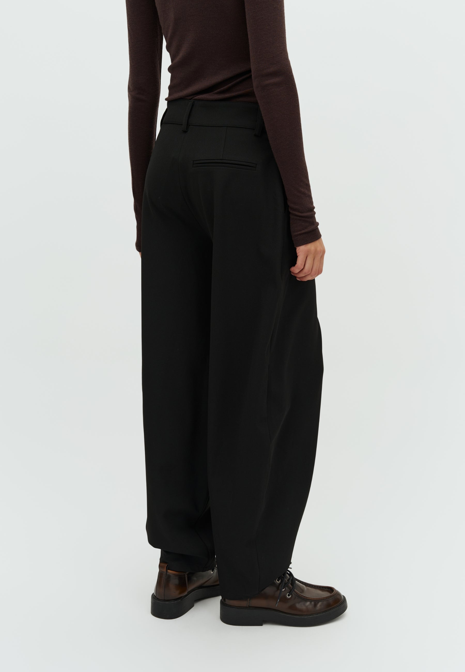 Silira-M_Black_Model_2