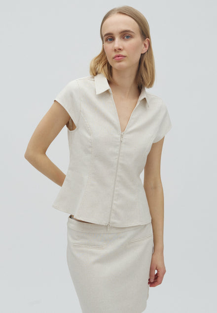 Macala-F_Natural Linen_Model_0