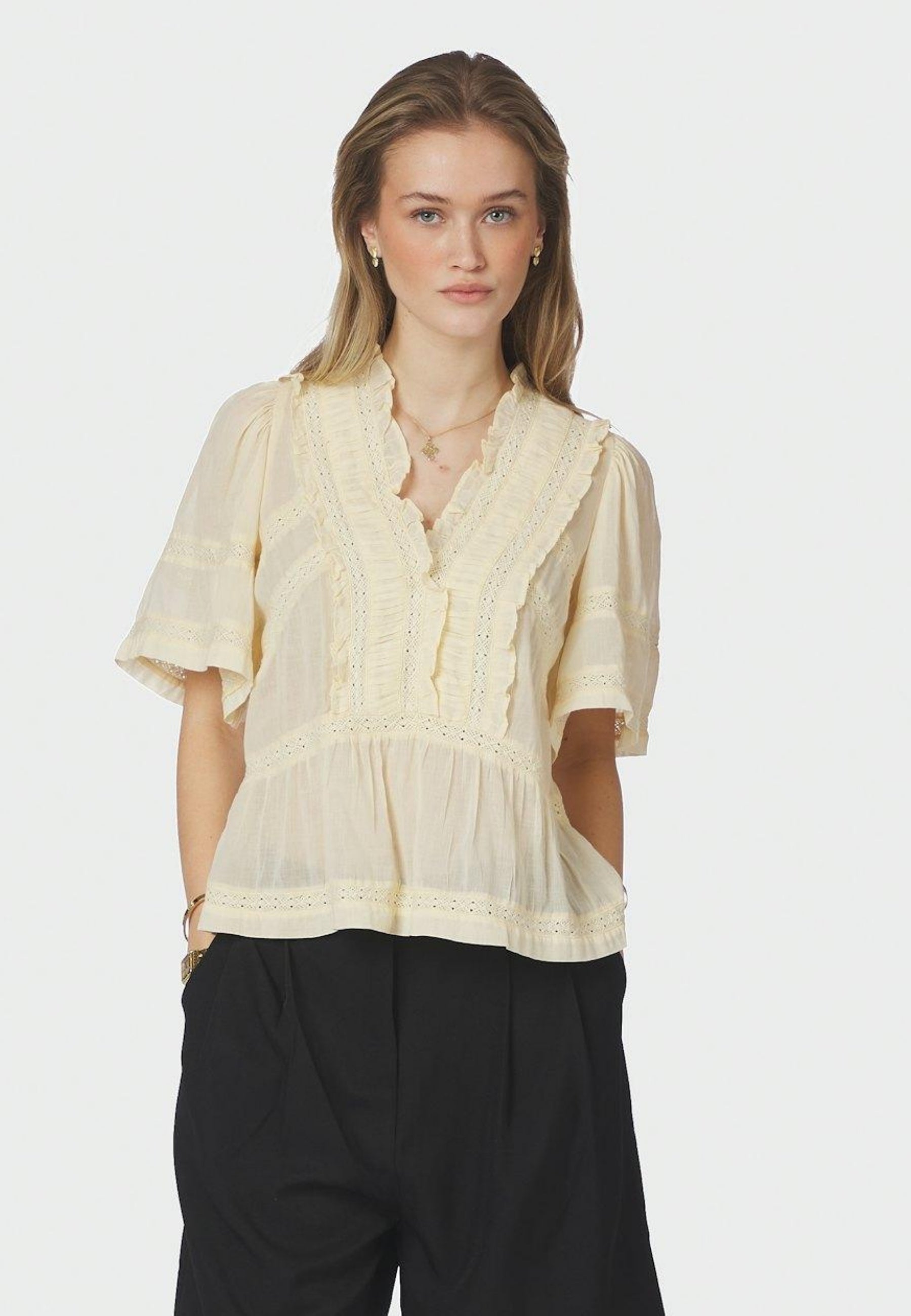 161856 Evienne S Voile Top_Butter Yellow_Model_0
