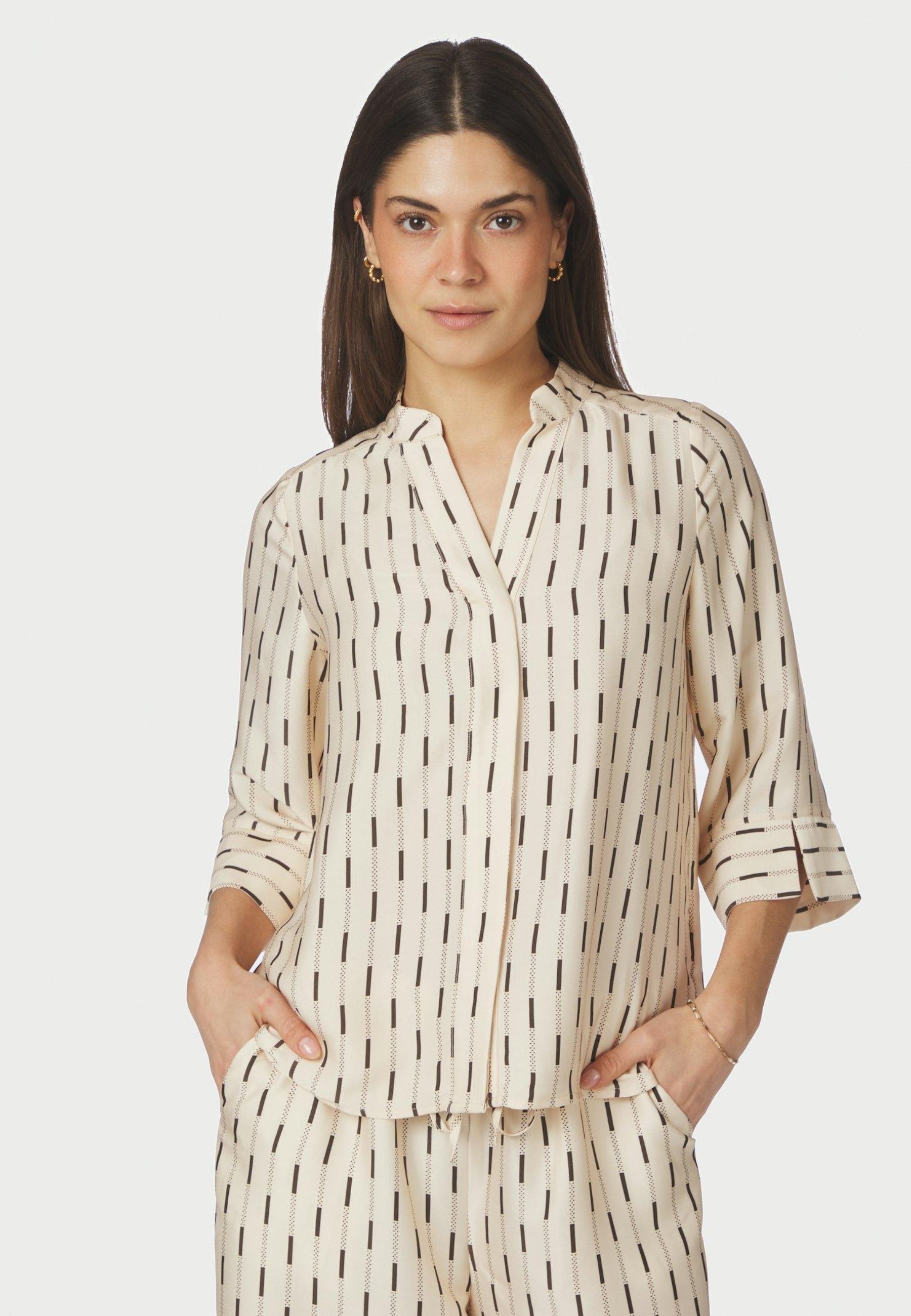 169302 Camile Print Blouse_Creme_Model_0