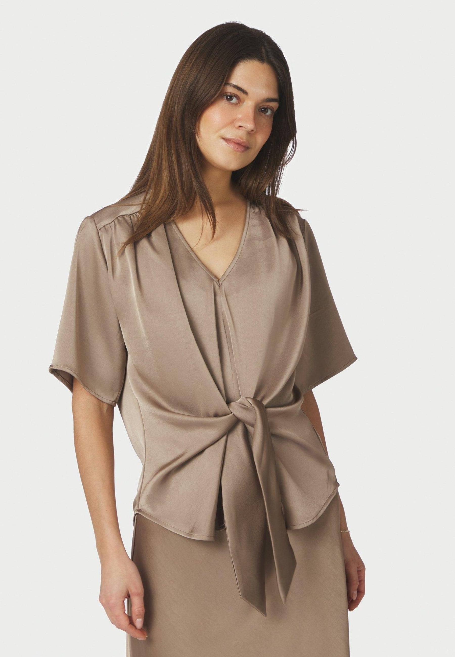 165695 Casadia Heavy Sateen Blouse_Dark Taupe_Model_0