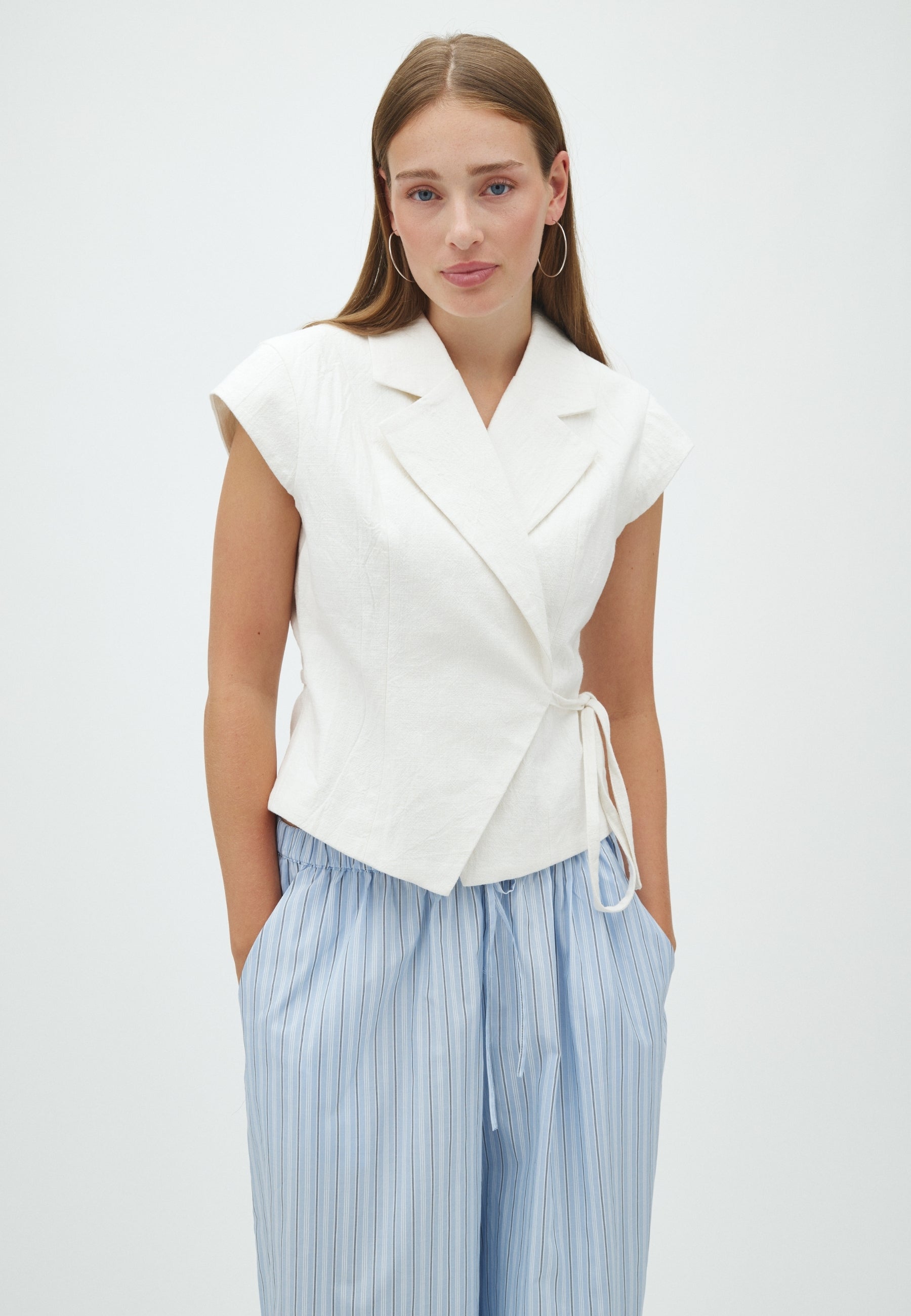 170004 Palima Ramie Waistcoat_Off White_Model_0