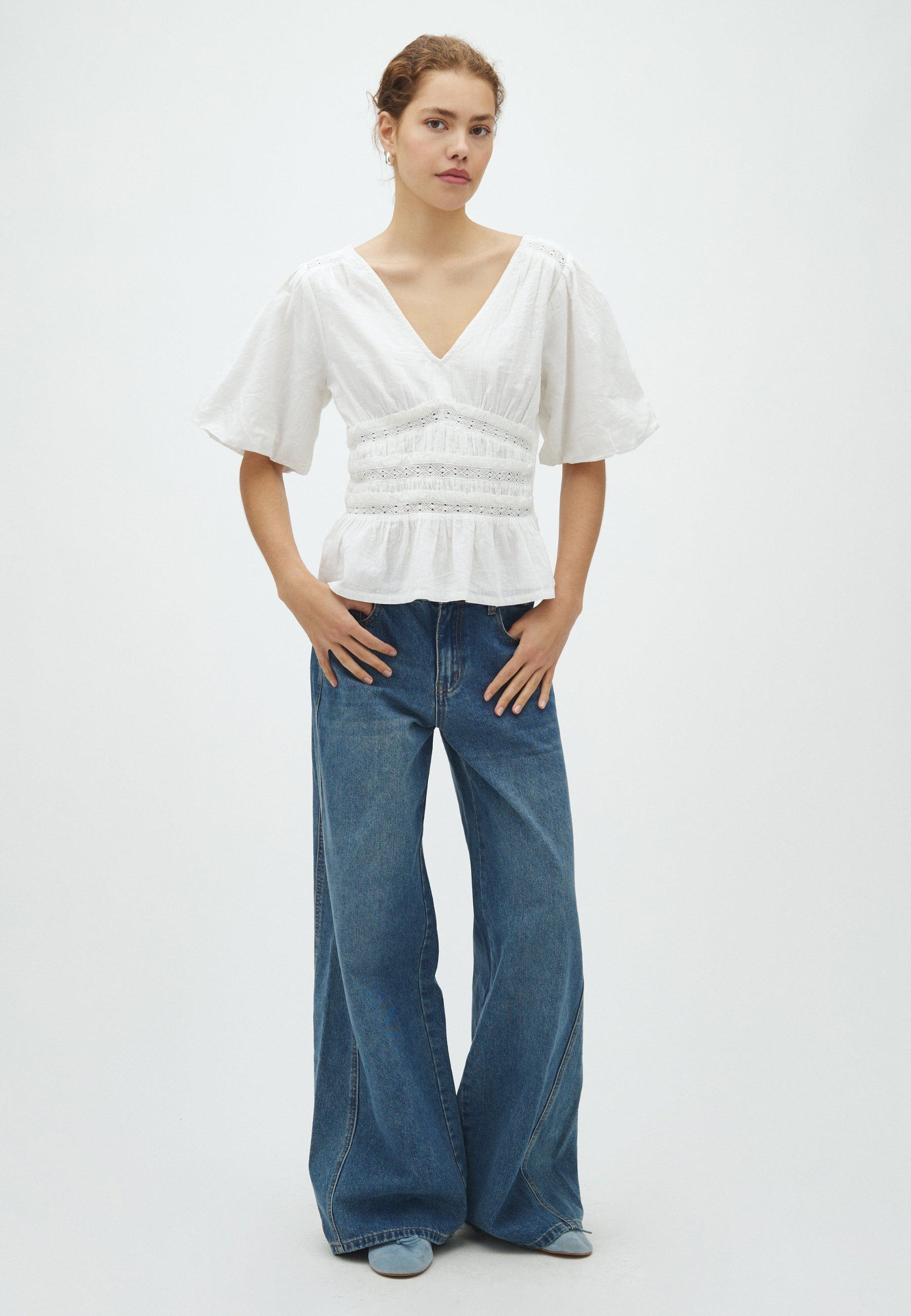 169558 Mapura Solid Blouse_White_Model_2