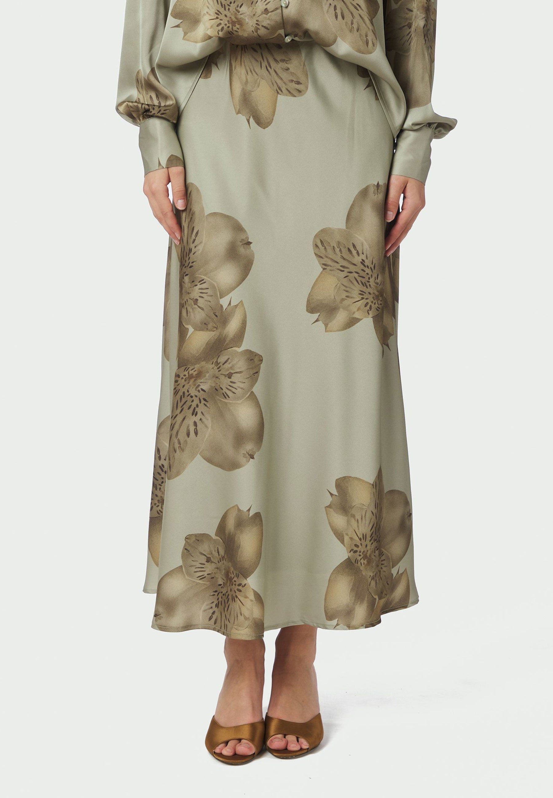 168285 Bovary Misty Orchid Skirt_Smoke Green_Model_1
