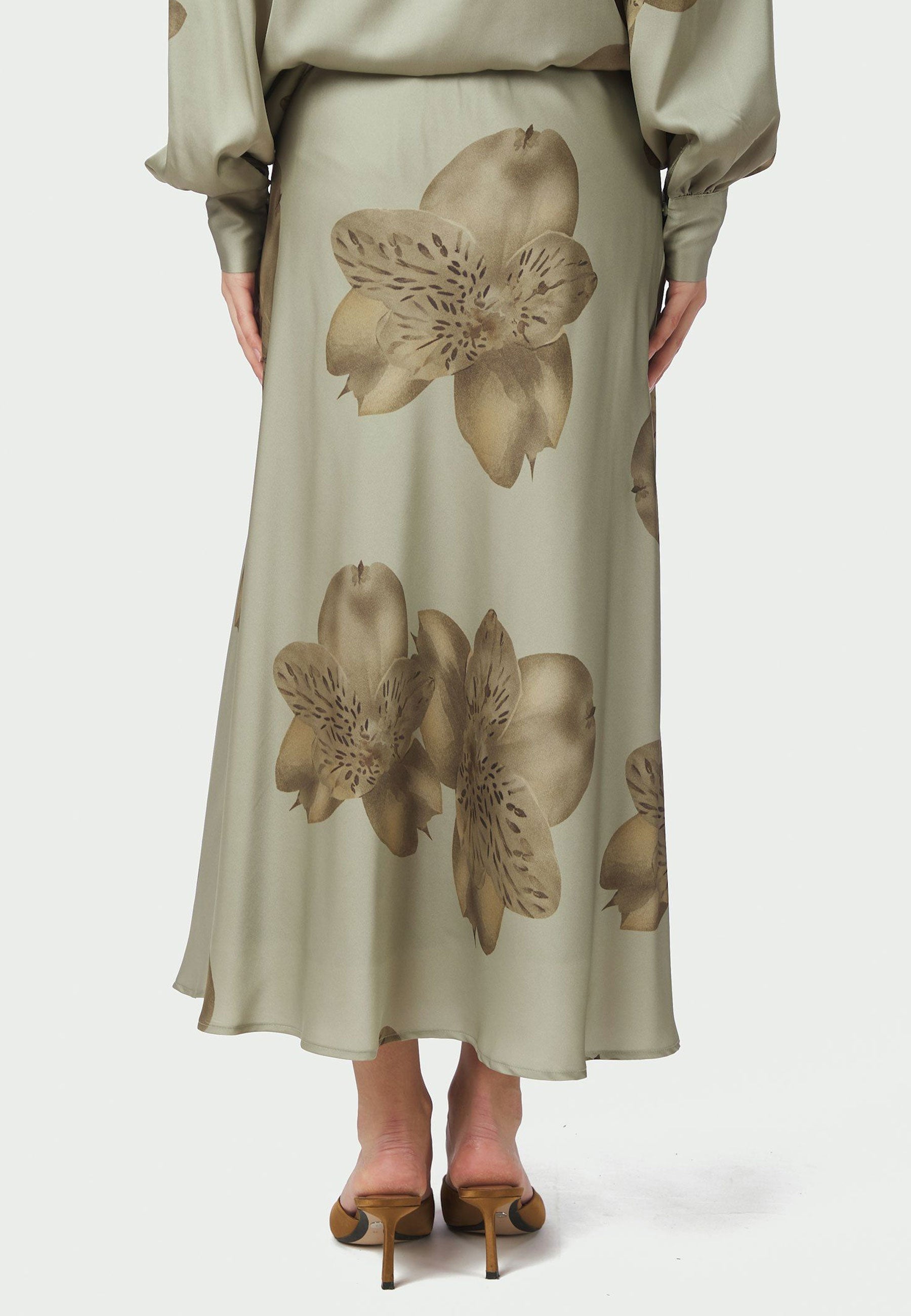 168285 Bovary Misty Orchid Skirt_Smoke Green_Model_3