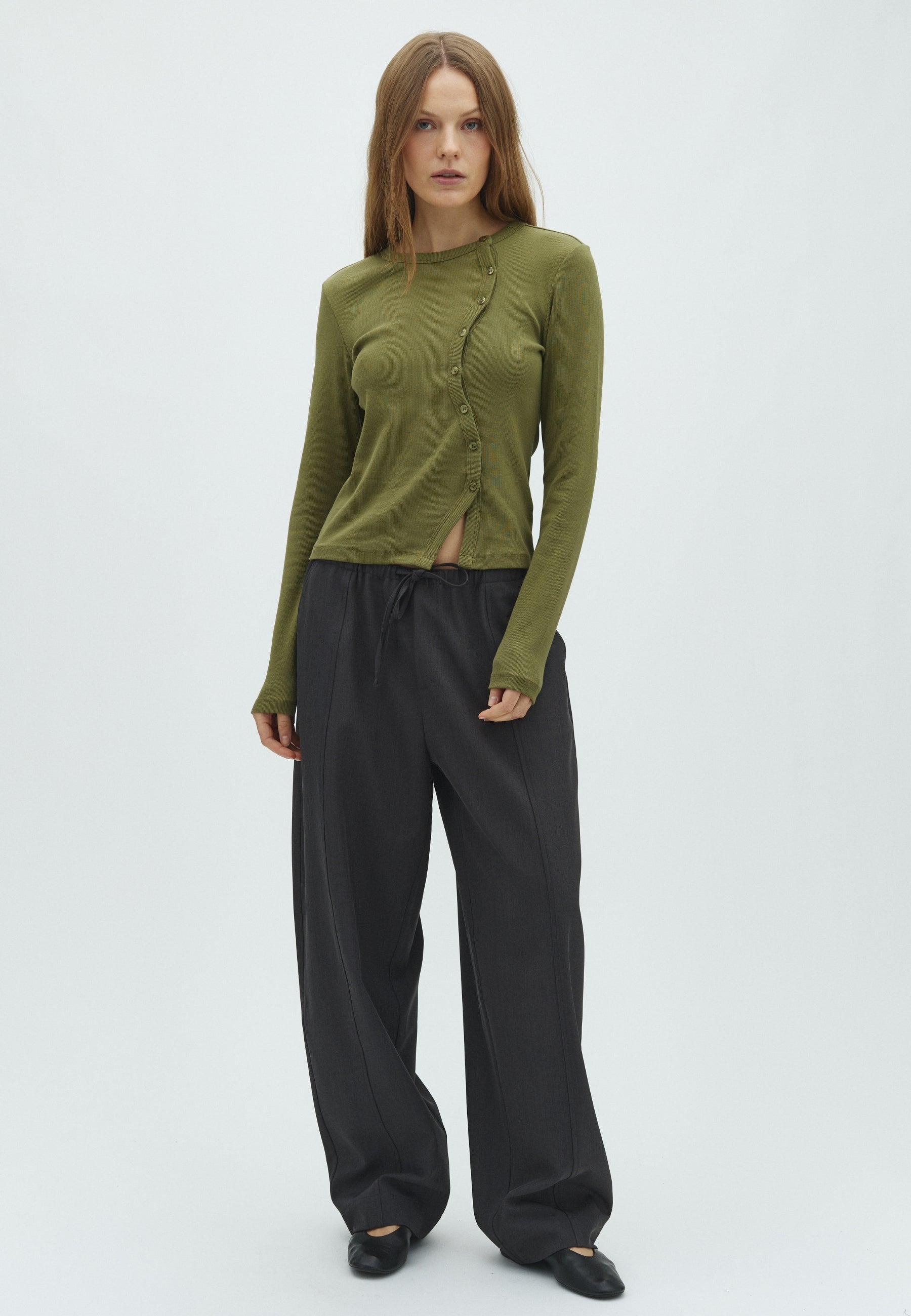 Azani-F_Olive Branch_Model_3