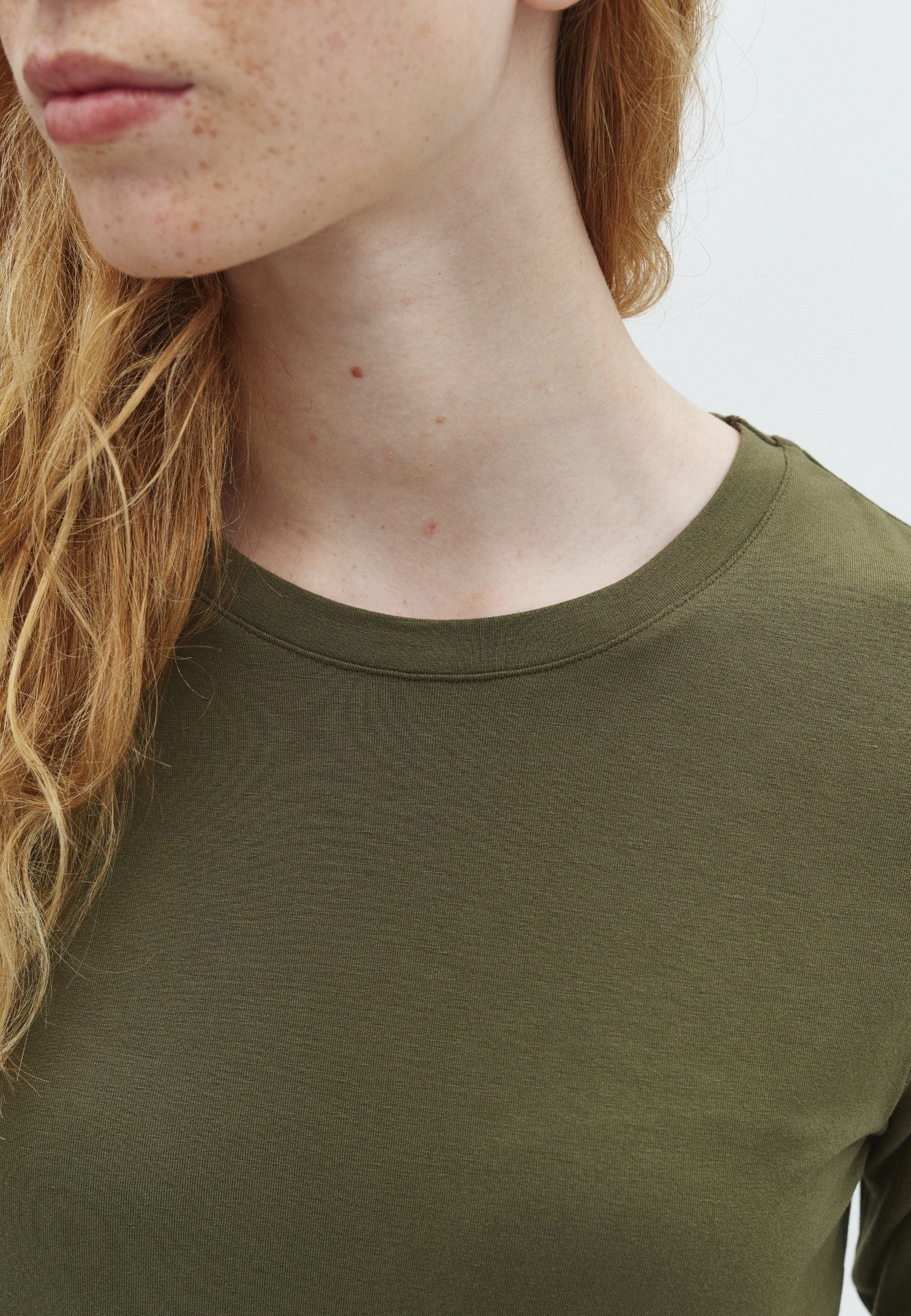 Christina-M_Warm Olive_Model_1