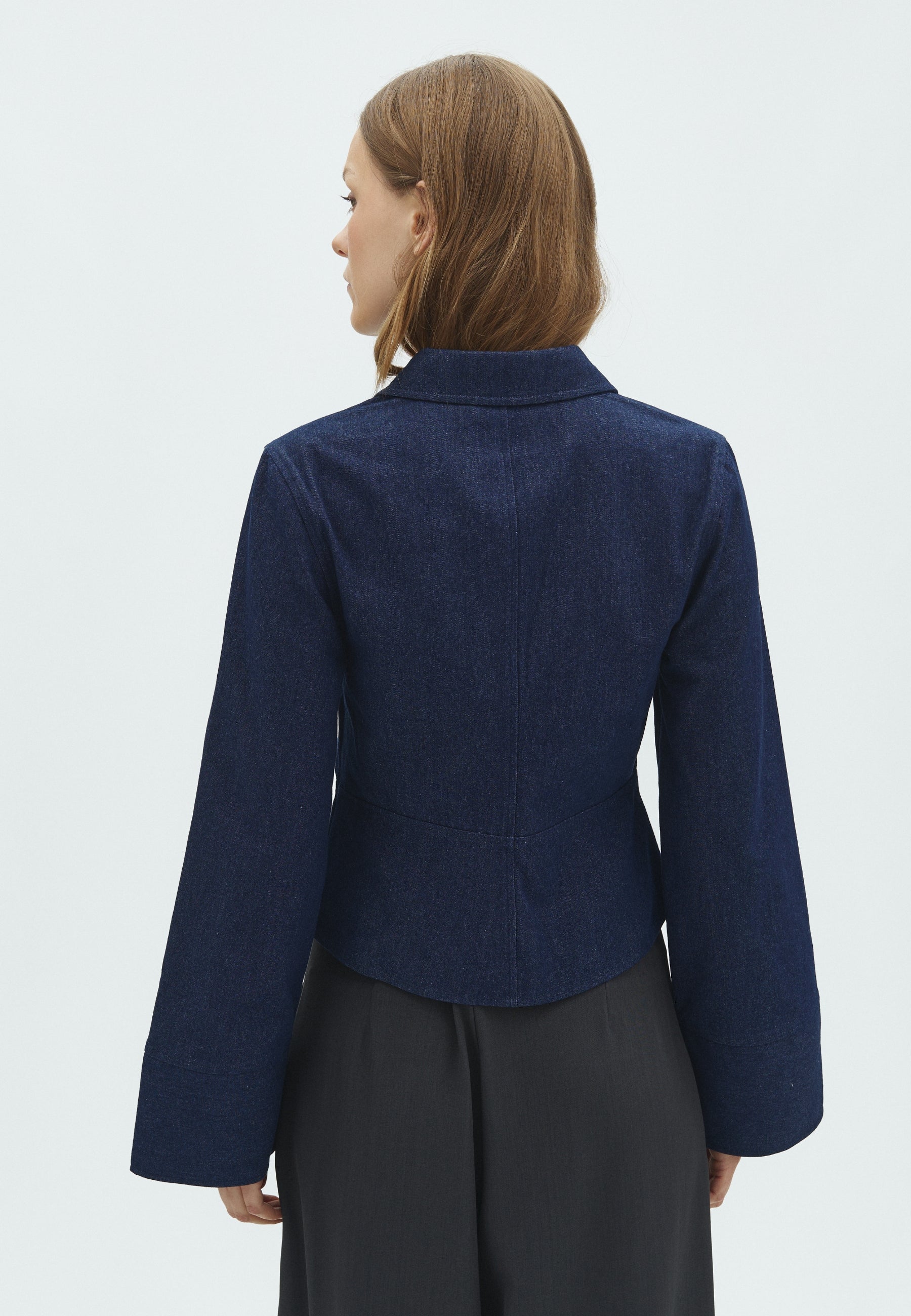Genvina-F_Dark Blue_Model_2