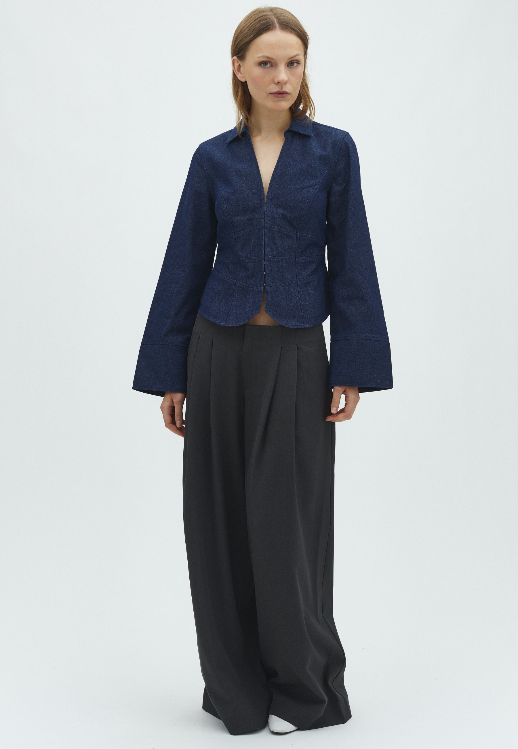 Genvina-F_Dark Blue_Model_3