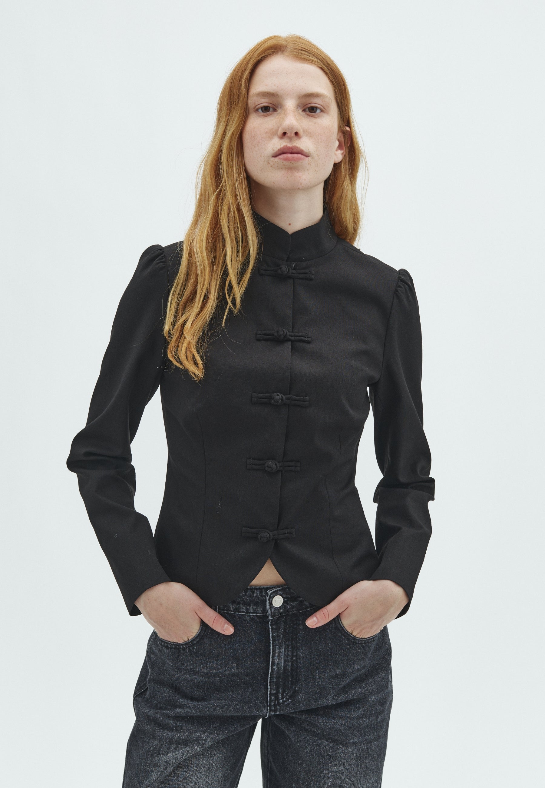 170541 Erdena Linen Blazer_Black_Model_0