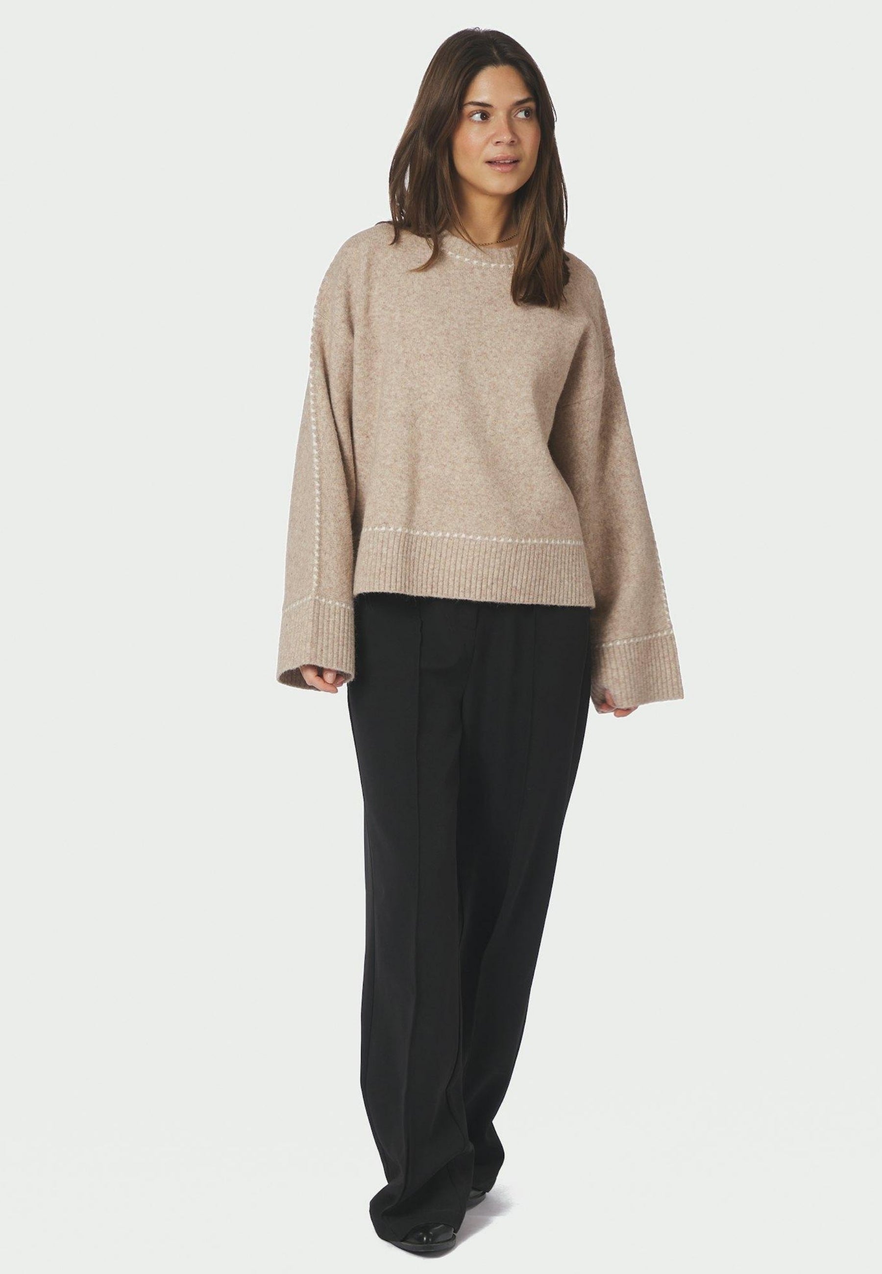164818 Roeme Knit Stitch Blouse_Beige Melange_Model_3