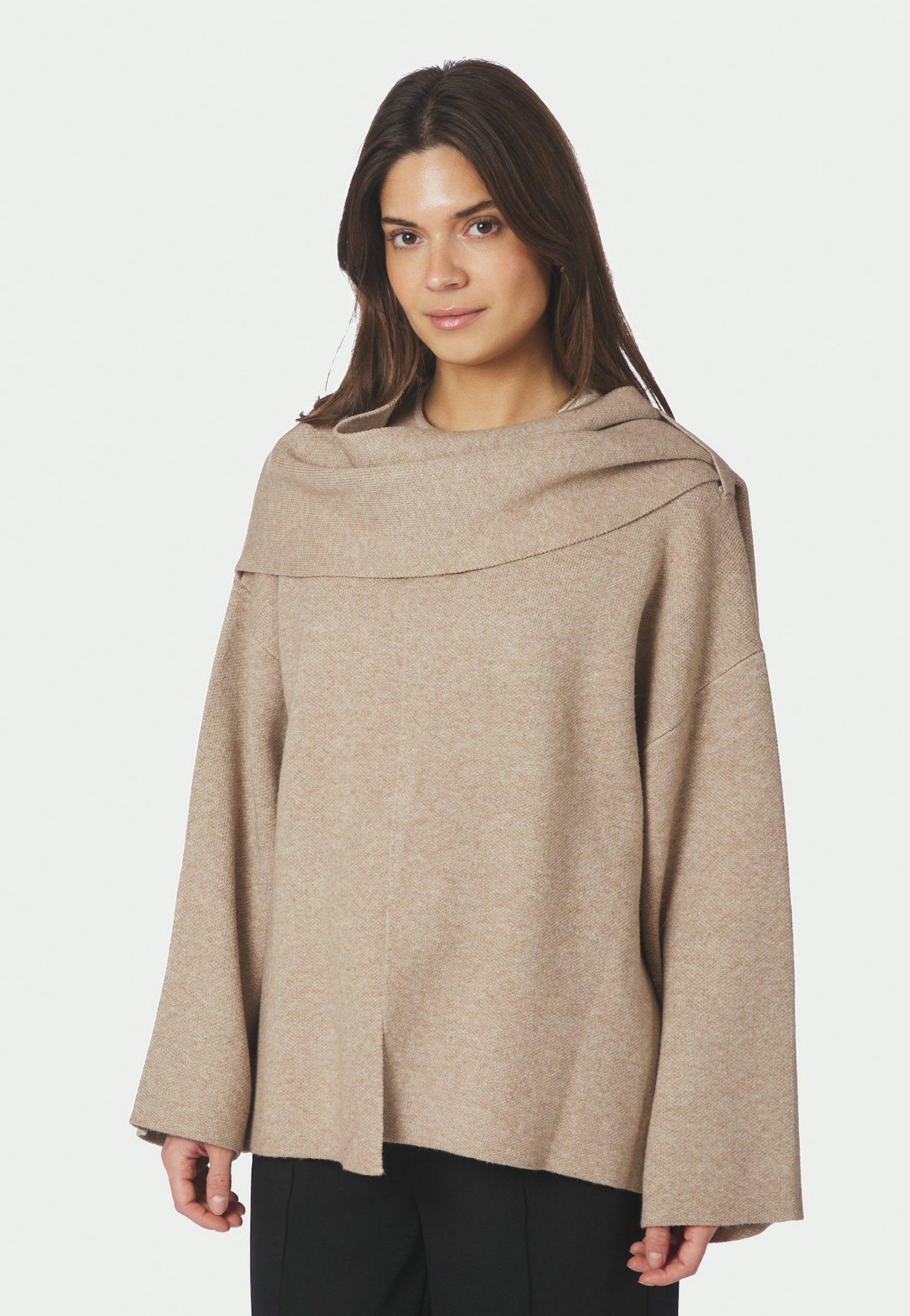 166203 Wals Knit Scarf Blouse_Beige_Model_0
