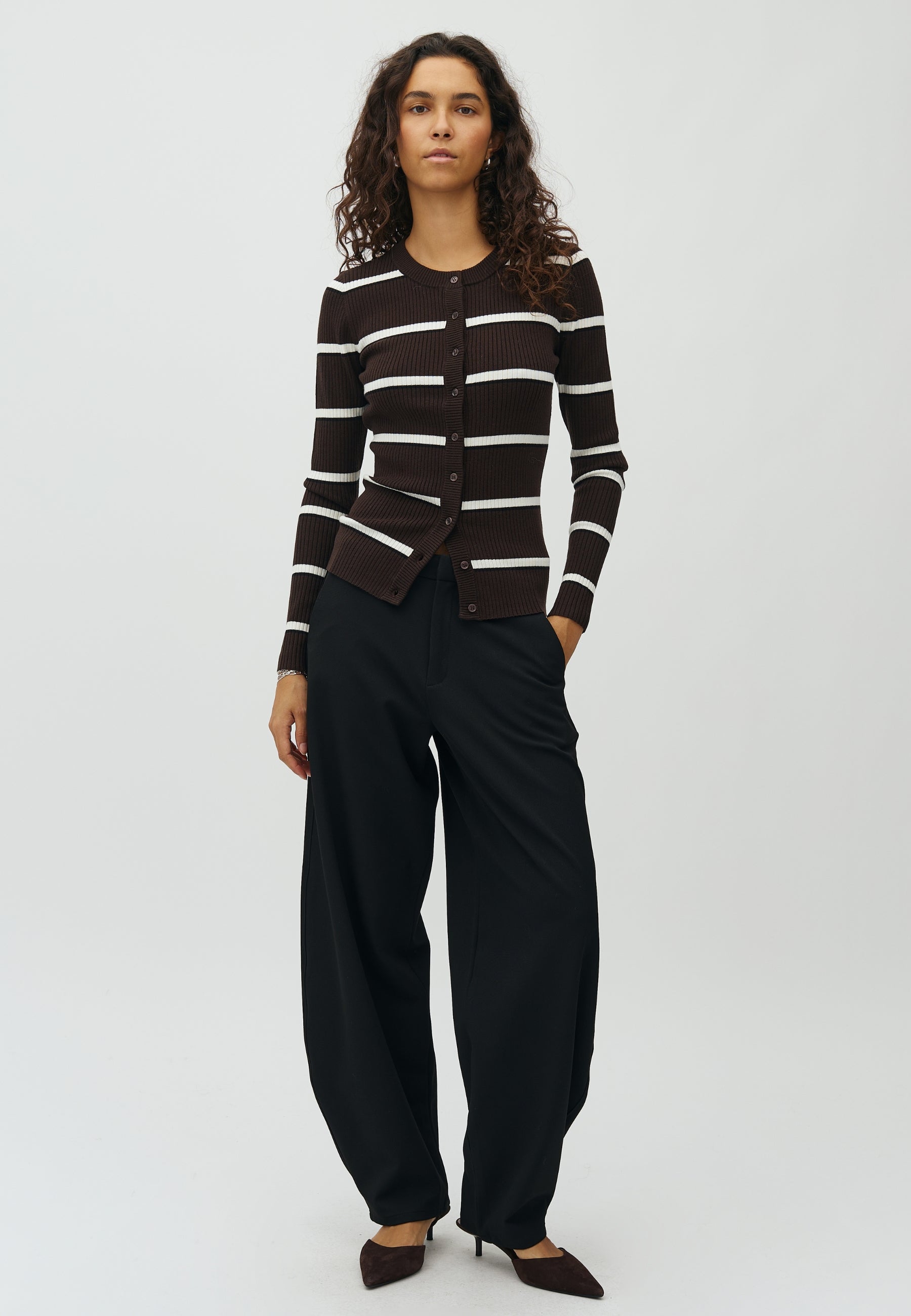 Liliosa-M_Java Mix Stripe_Model_3